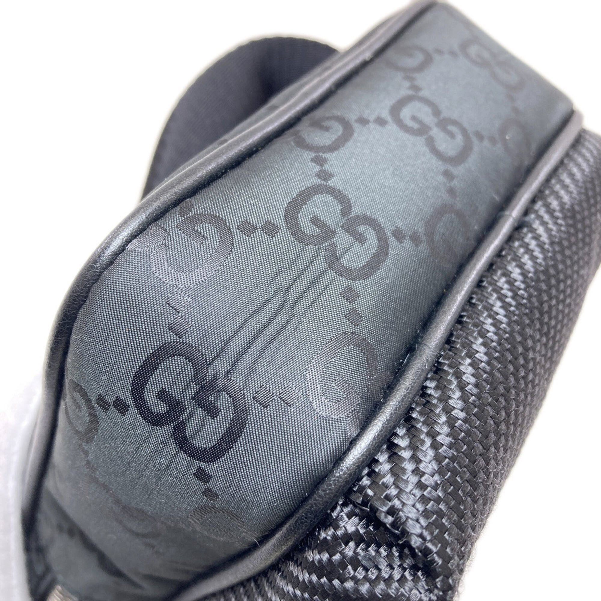 Gucci Black Nylon Shoulder Bag (Pre-Owned)
