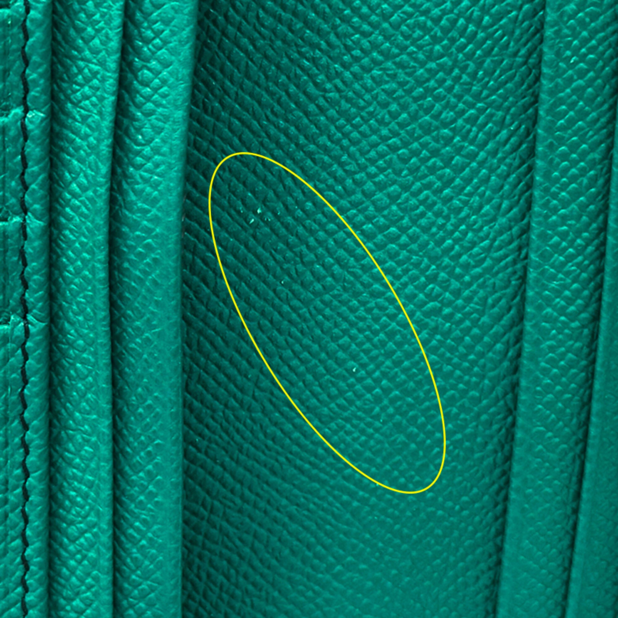 Bvlgari Green Navy Leather Wallet (Bi-Fold) (Pre-Owned)