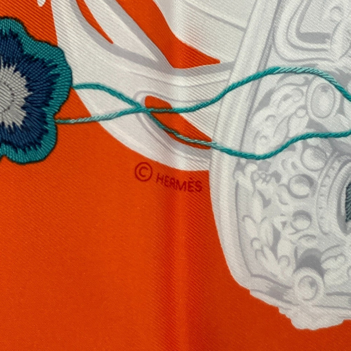 Hermes Orange White Silk (Pre-Owned)