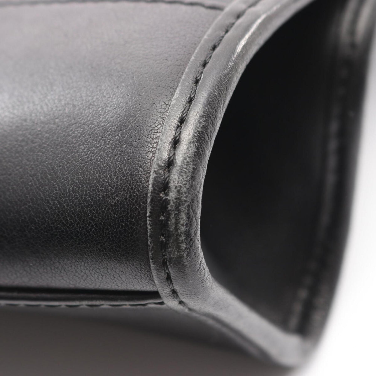 Loewe Black Leather Shoulder Bag (Pre-Owned)