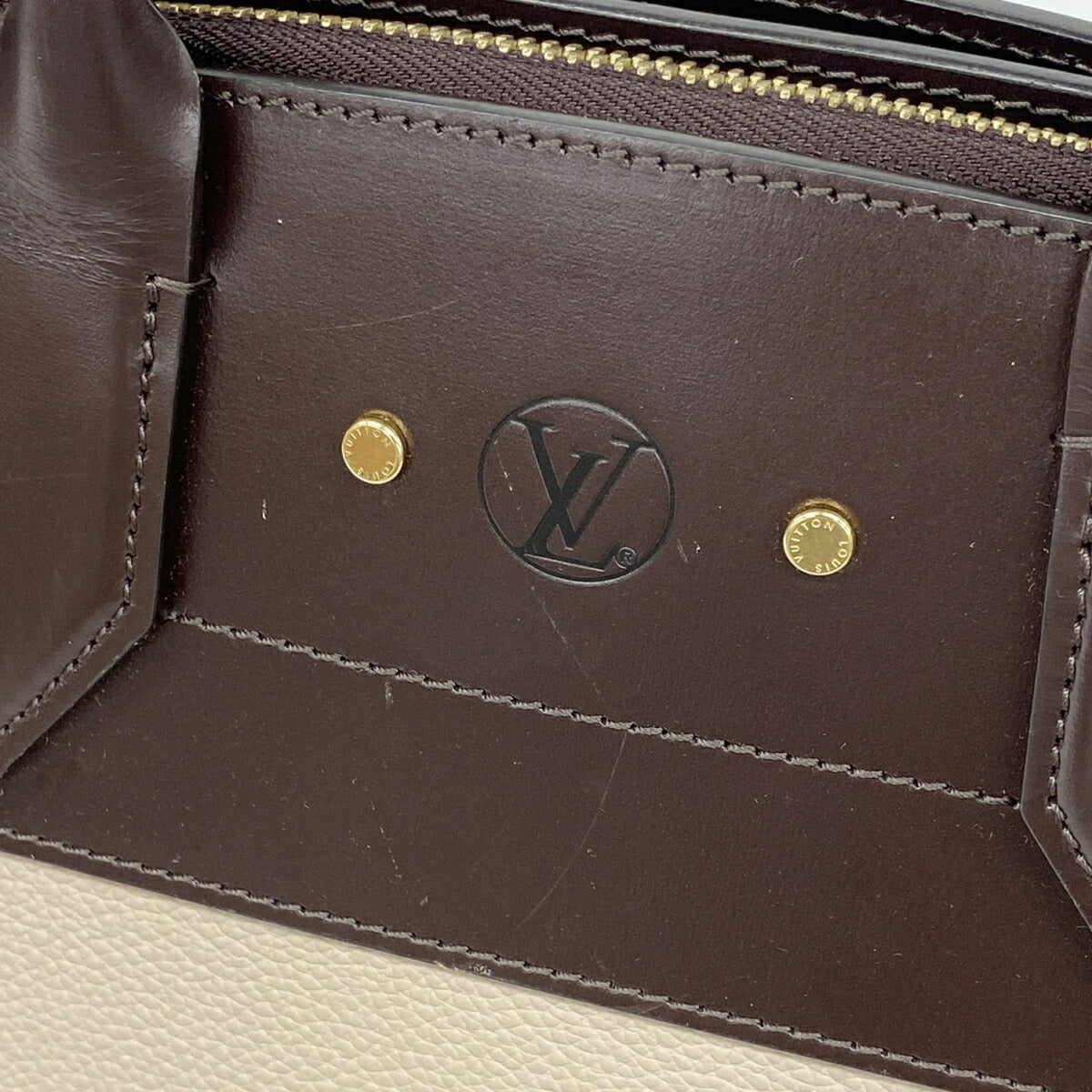 Louis Vuitton Beige Handbag (Pre-Owned)