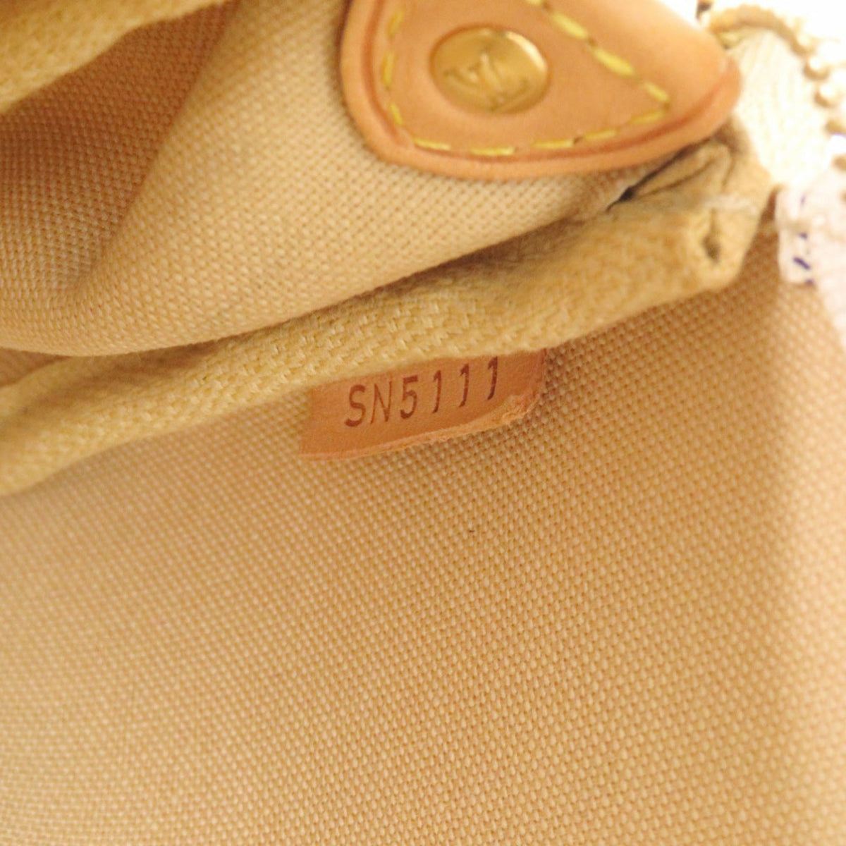 Louis Vuitton White Damier Azur Shoulder Bag (Pre-Owned)