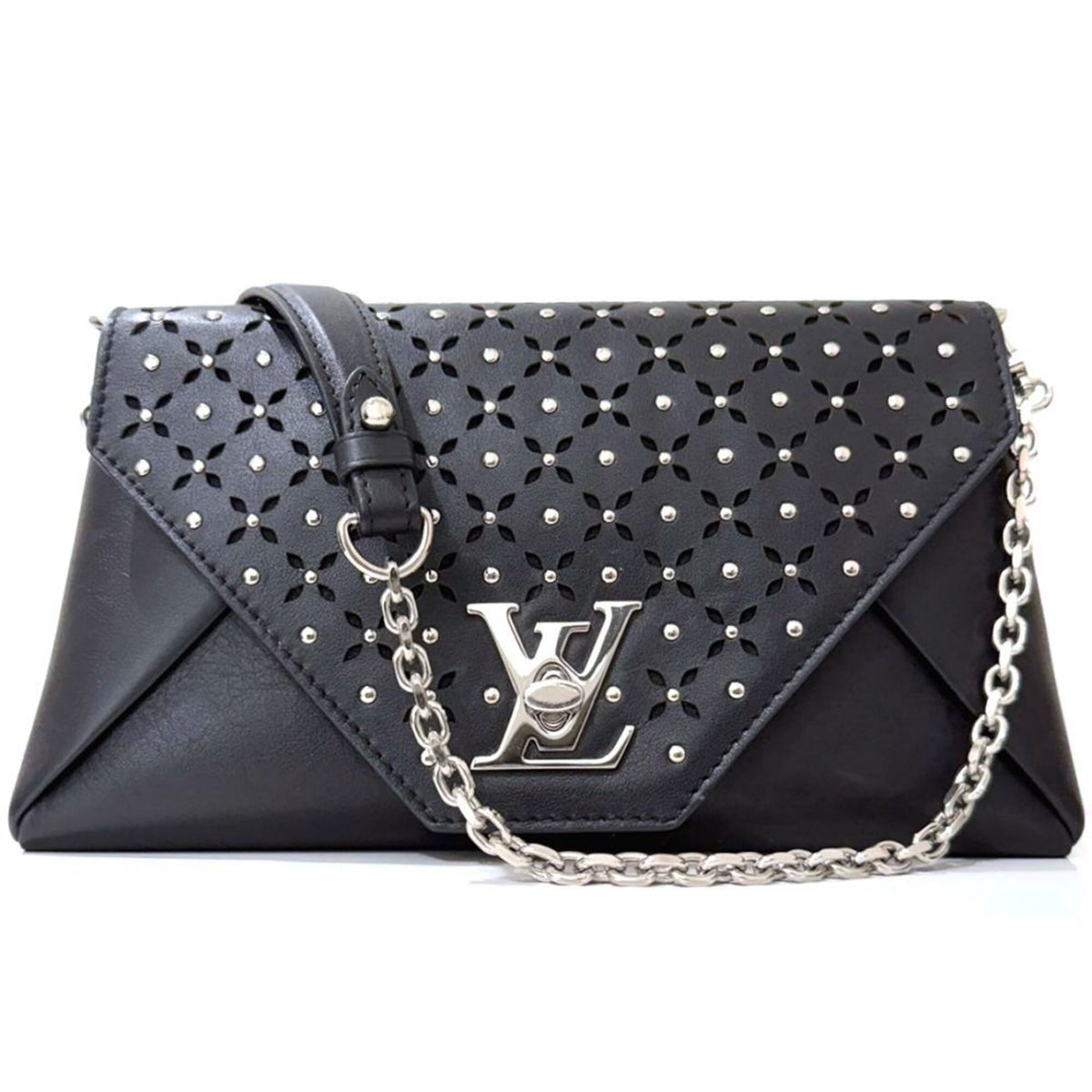 Louis Vuitton Black Leather Shoulder Bag (Pre-Owned)