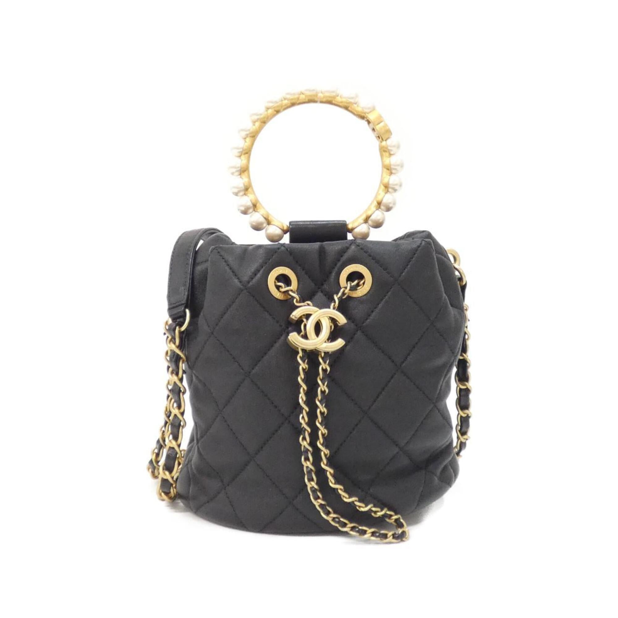 Chanel Black Leather Shoulder Bag (Pre-Owned)