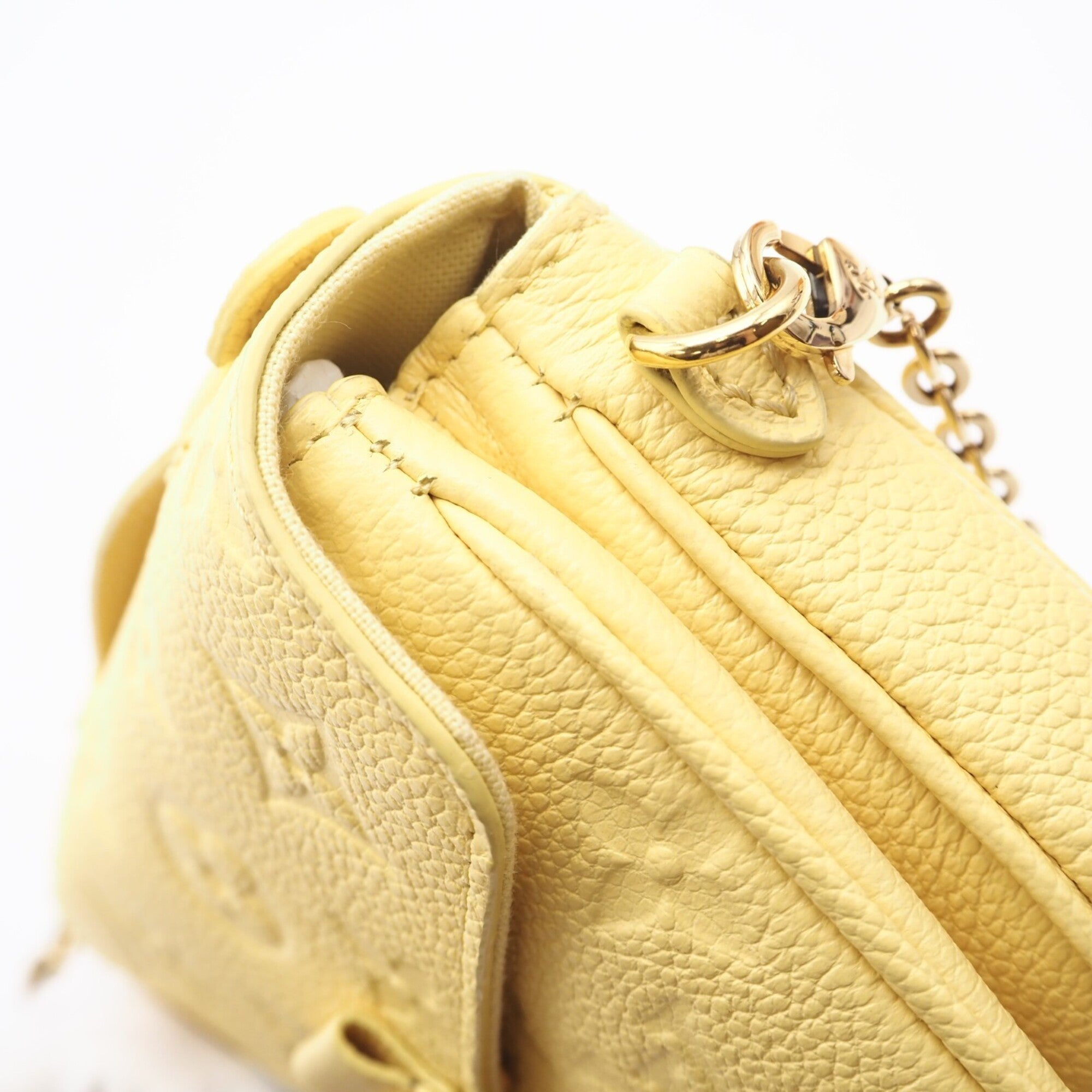 Louis Vuitton Yellow Leather Shoulder Bag (Pre-Owned)