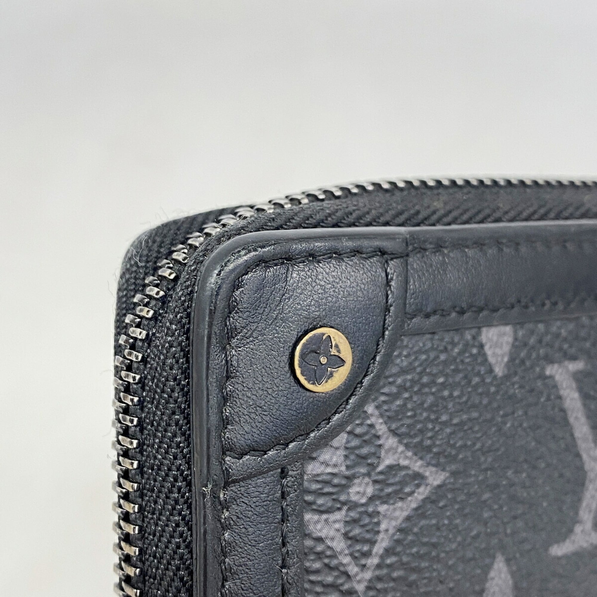 Louis Vuitton Black Long Wallet (Bi-Fold) (Pre-Owned)