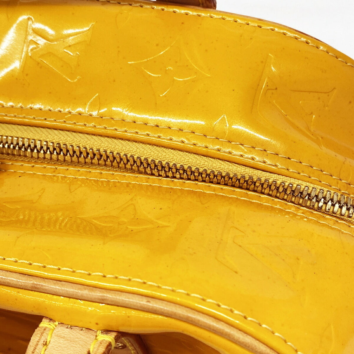 Louis Vuitton Jaune Handbag (Pre-Owned)