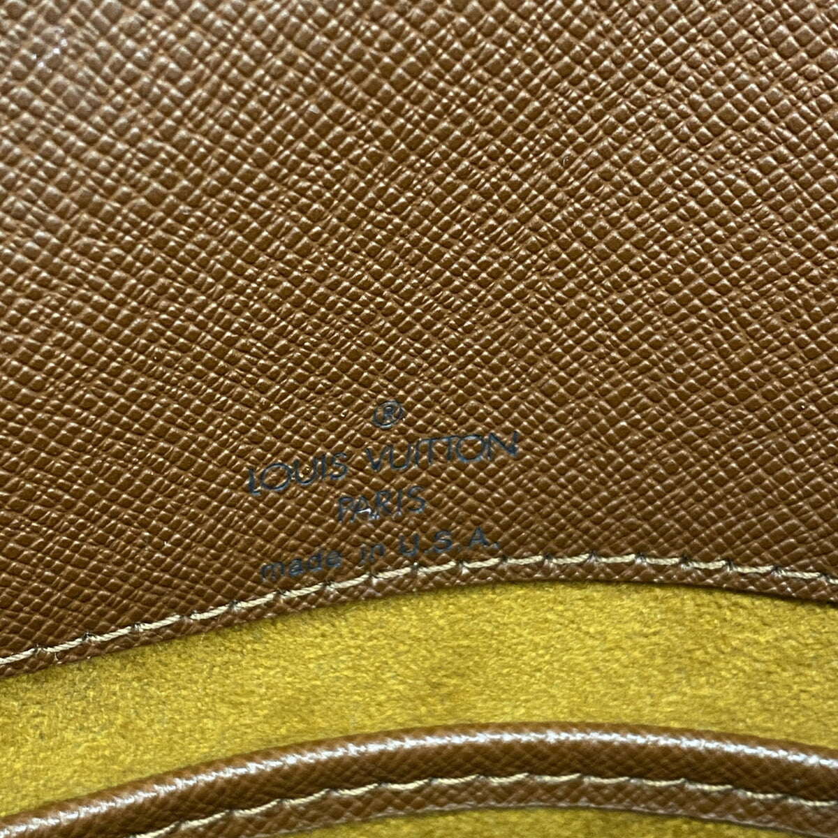 Louis Vuitton Brown Shoulder Bag (Pre-Owned)
