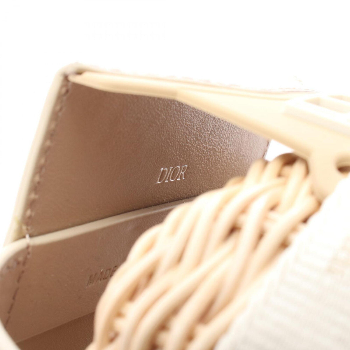 Christian Dior Beige Leather Handbag (Pre-Owned)