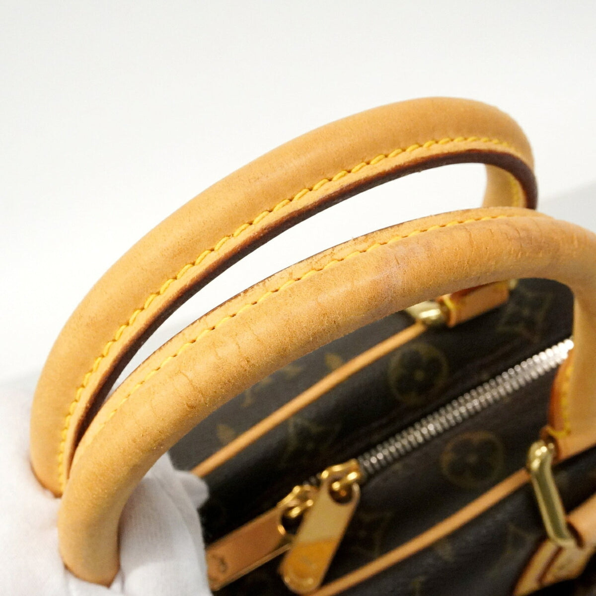 Louis Vuitton Brown Handbag (Pre-Owned)