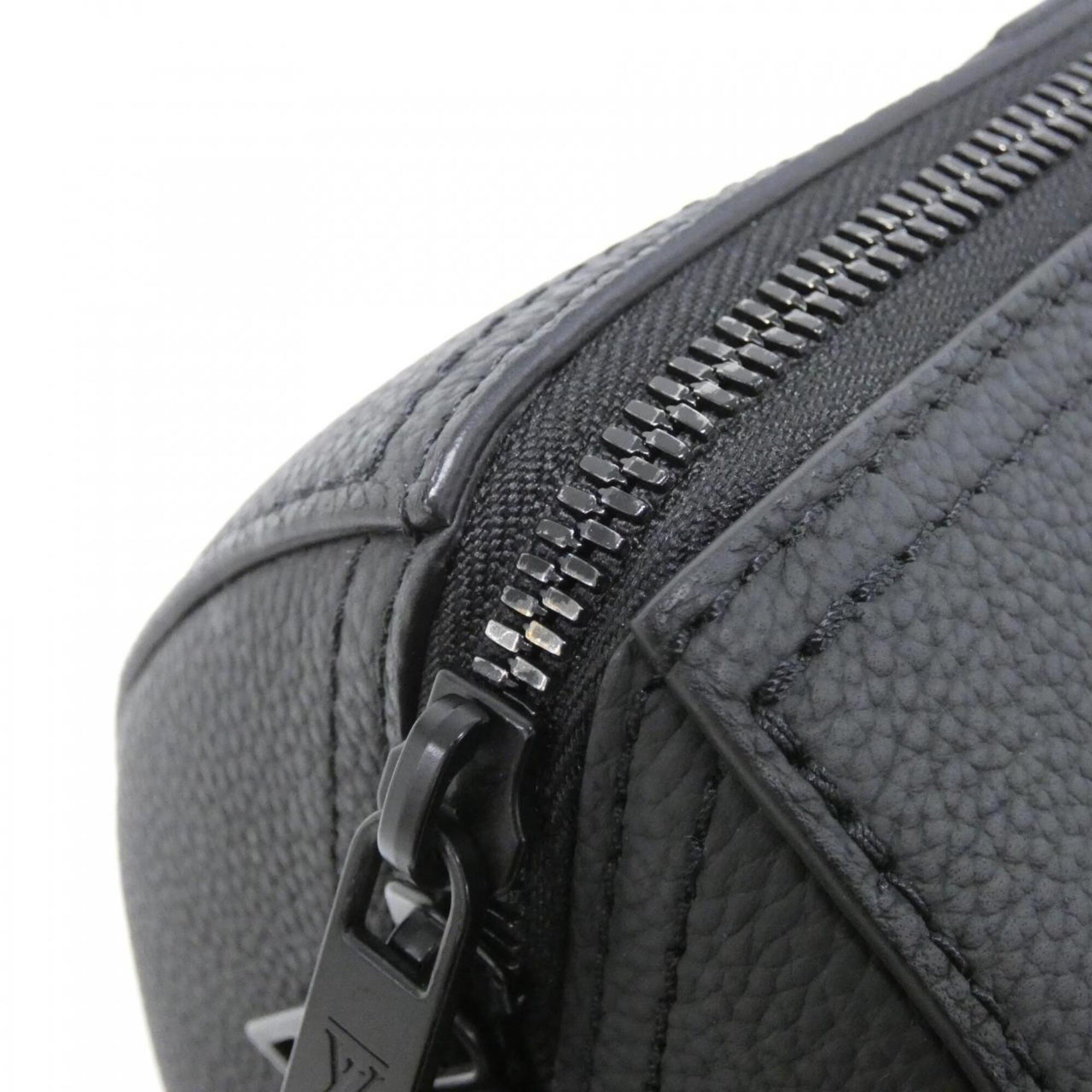 Louis Vuitton Black Leather Shoulder Bag (Pre-Owned)