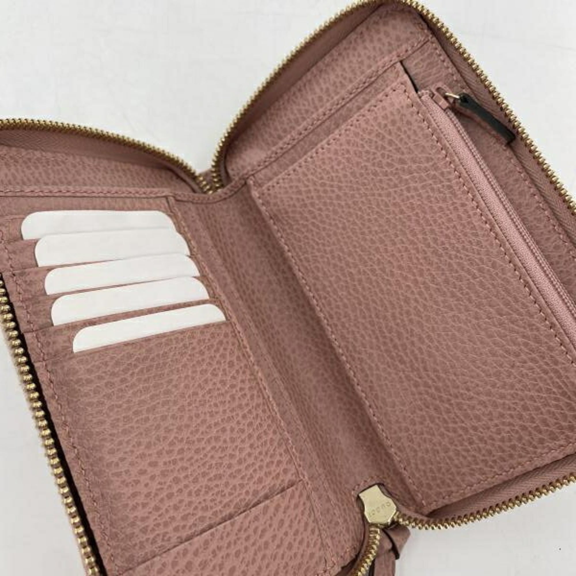 Gucci Pink Leather Wallet (Bi-Fold) (Pre-Owned)