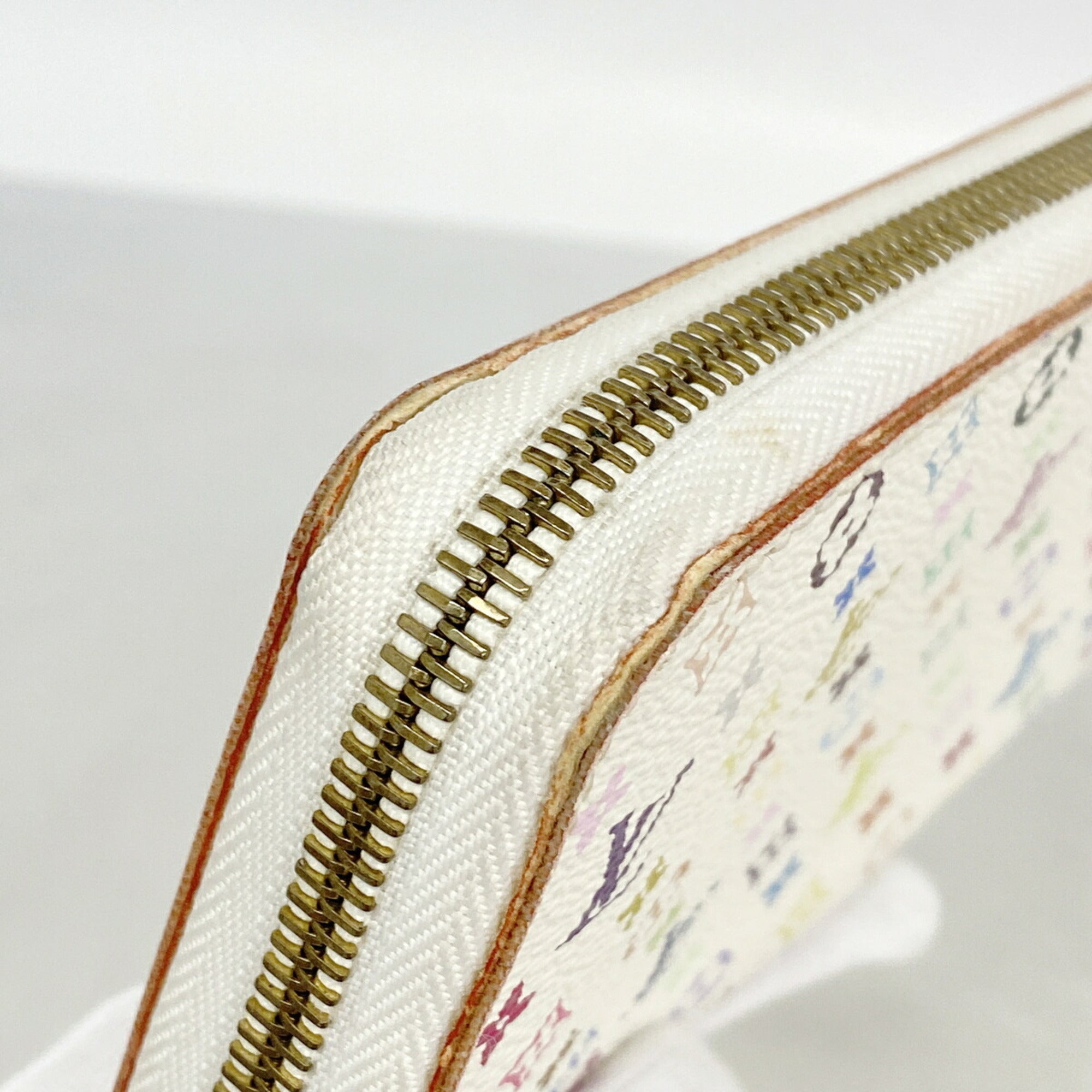 Louis Vuitton Blanc Long Wallet (Bi-Fold) (Pre-Owned)