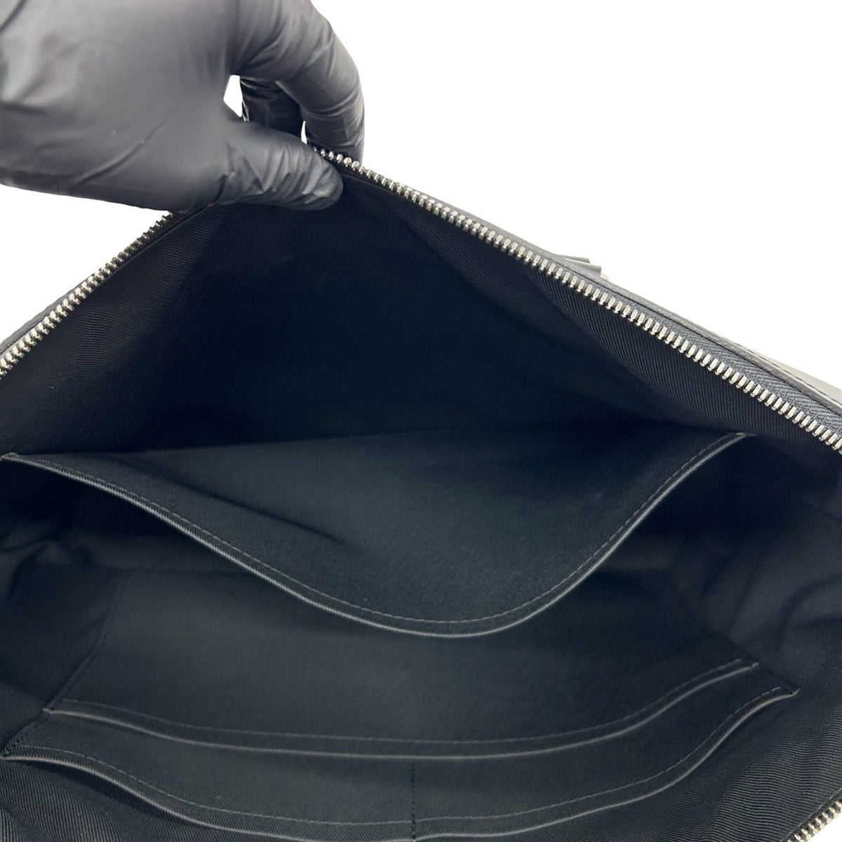 Louis Vuitton Black Leather Shoulder Bag (Pre-Owned)