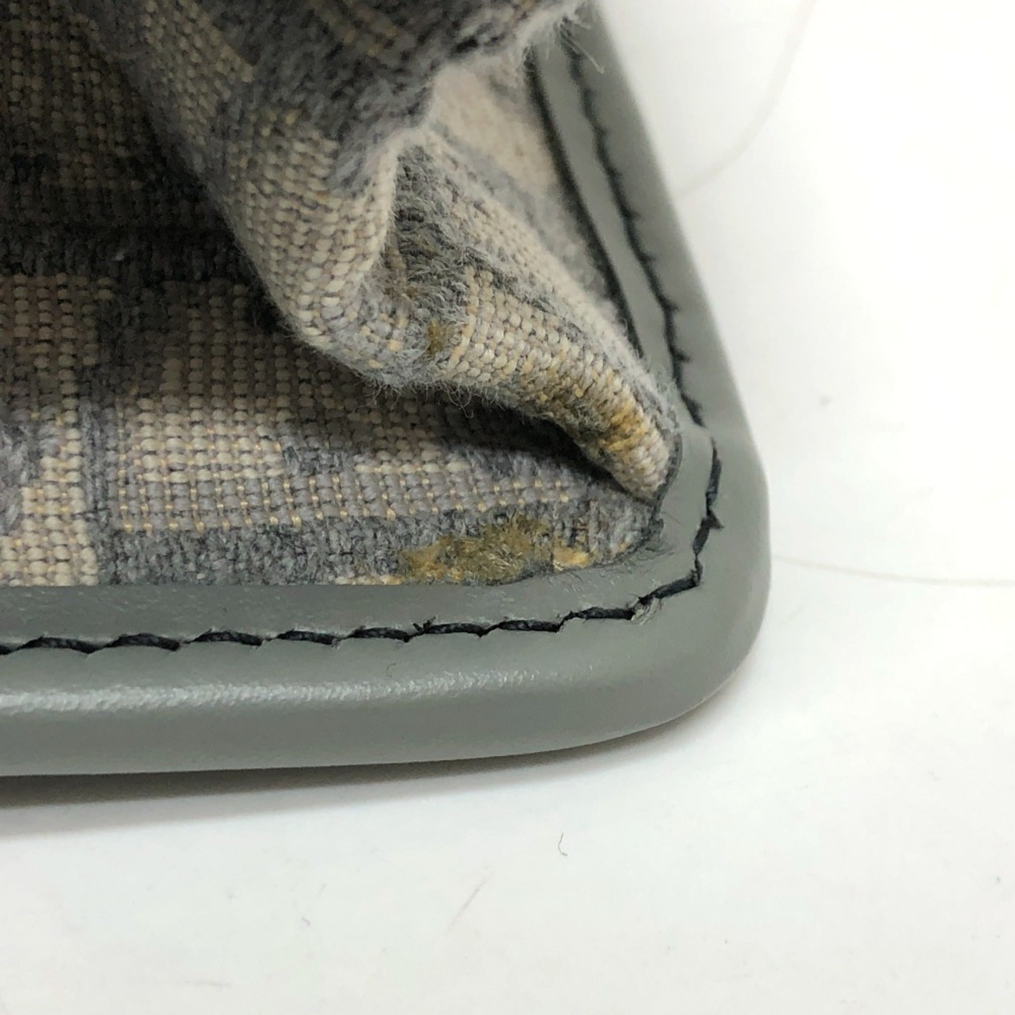 Christian Dior Gray Leather Shoulder Bag (Pre-Owned)