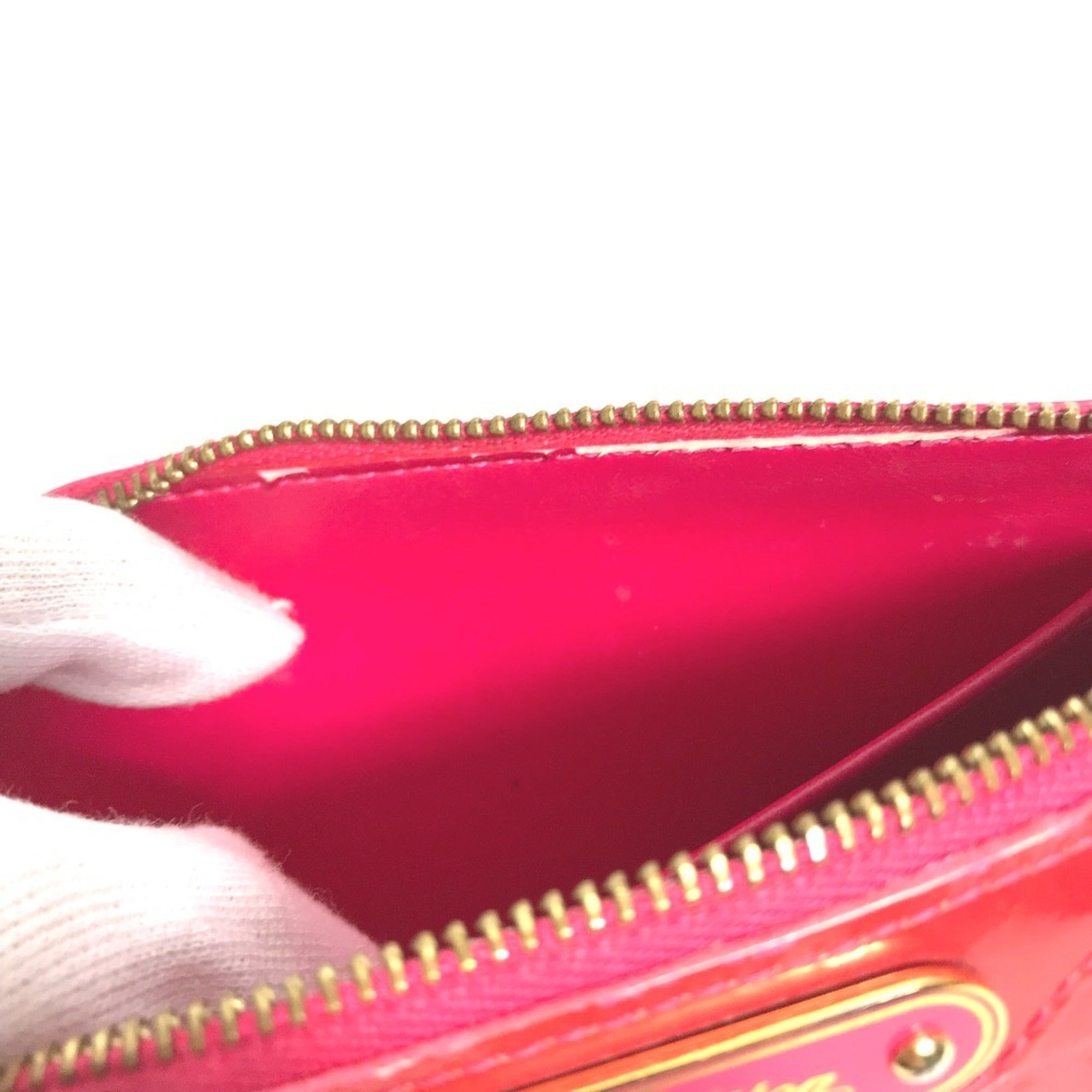 Louis Vuitton Pink Rose Pop Patent Leather Pouch Wash Bag (Pre-Owned)