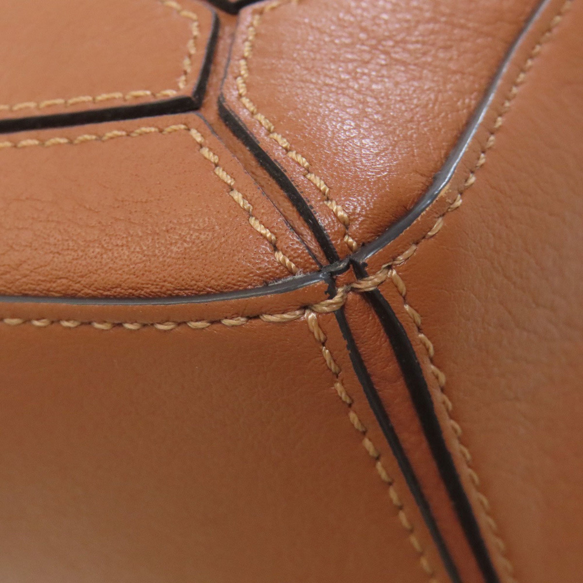 Loewe Brown Leather Handbag (Pre-Owned)
