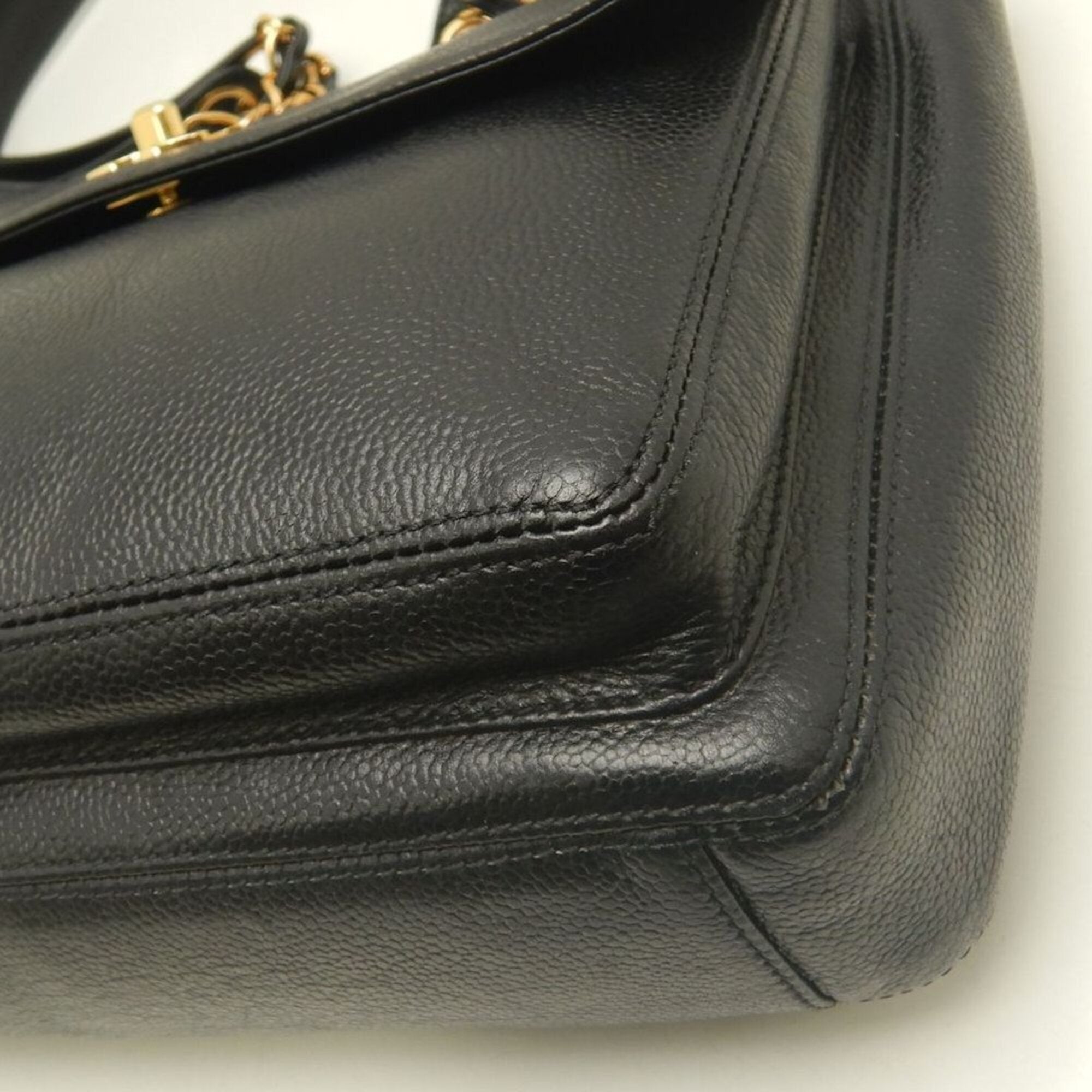 Chanel Black Grained Calfskin Shoulder Bag (Pre-Owned)