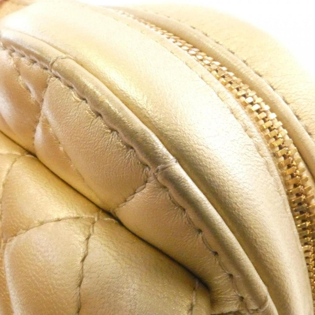 Chanel Gold Shoulder Bag (Pre-Owned)