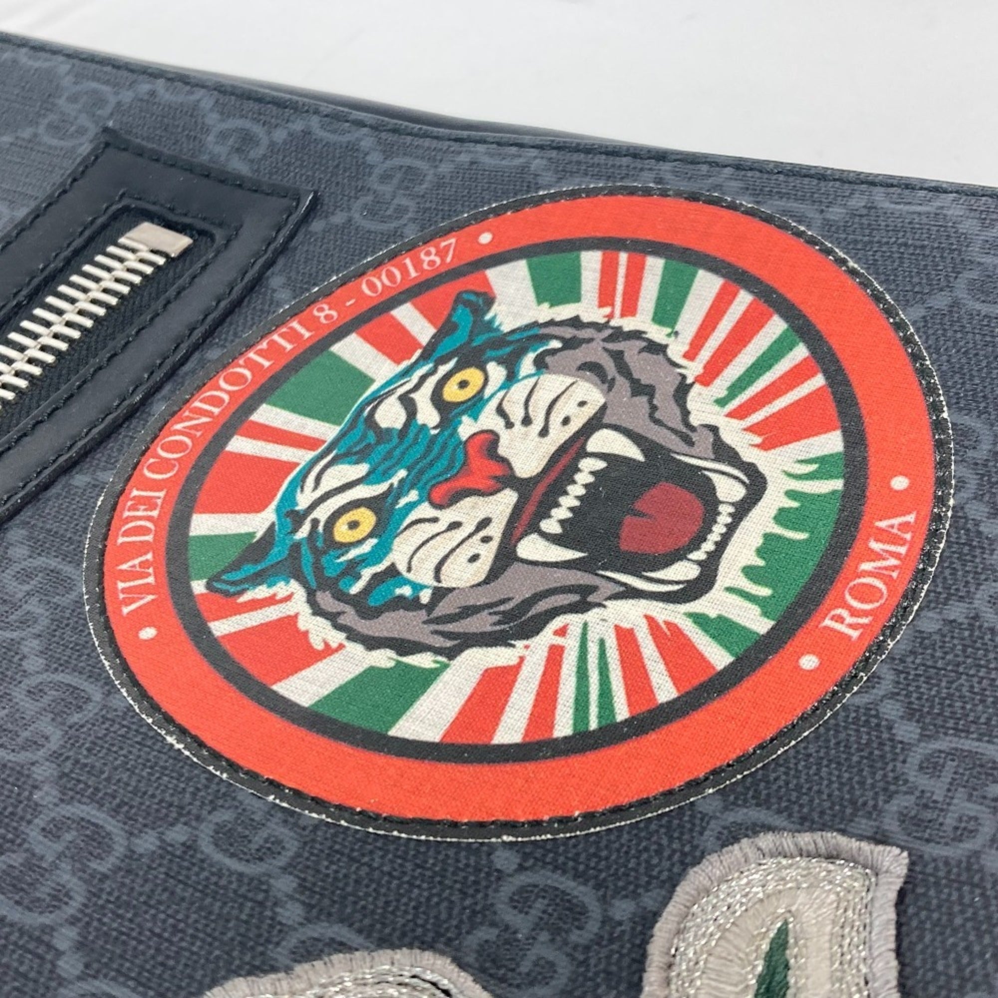 Gucci Black Multi-Color Gg Supreme Messenger Bag Shoulder Bag (Pre-Owned)