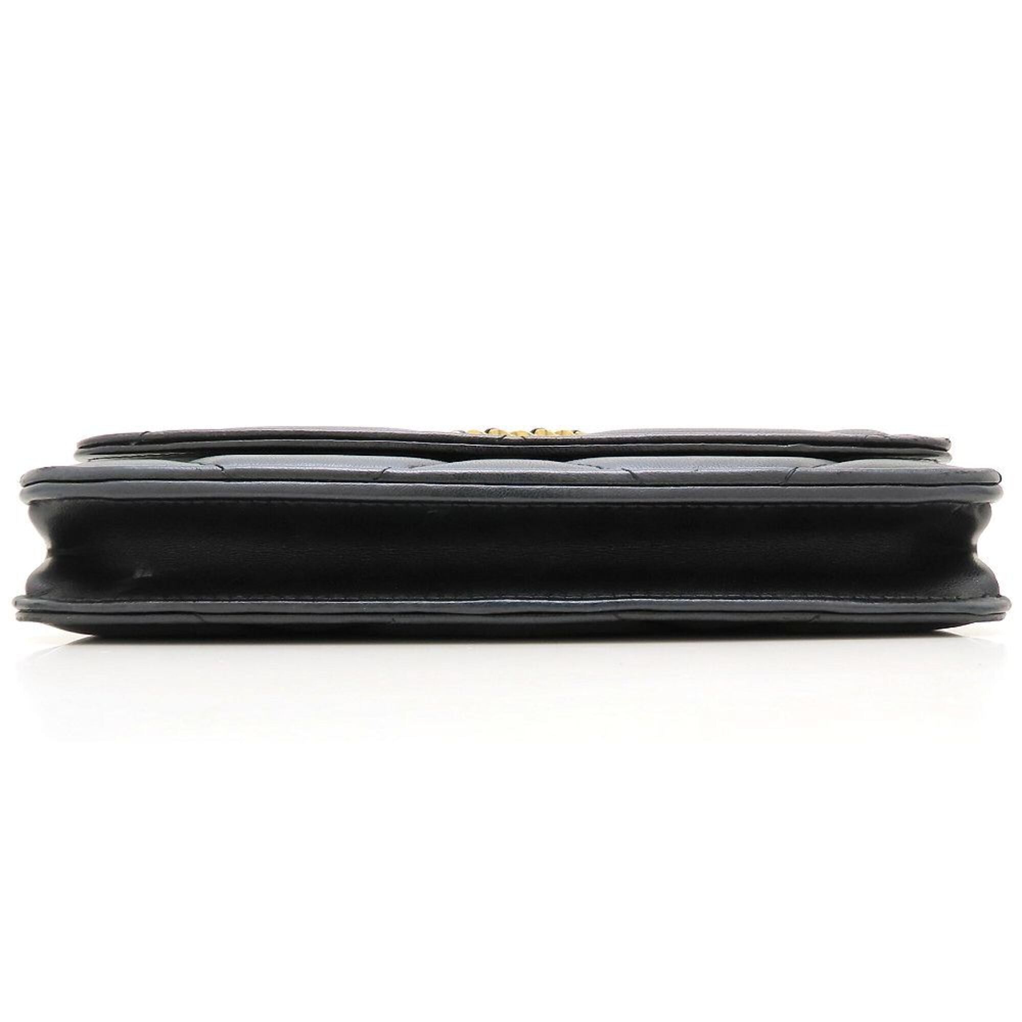Chanel Black Leather Shoulder Bag (Pre-Owned)
