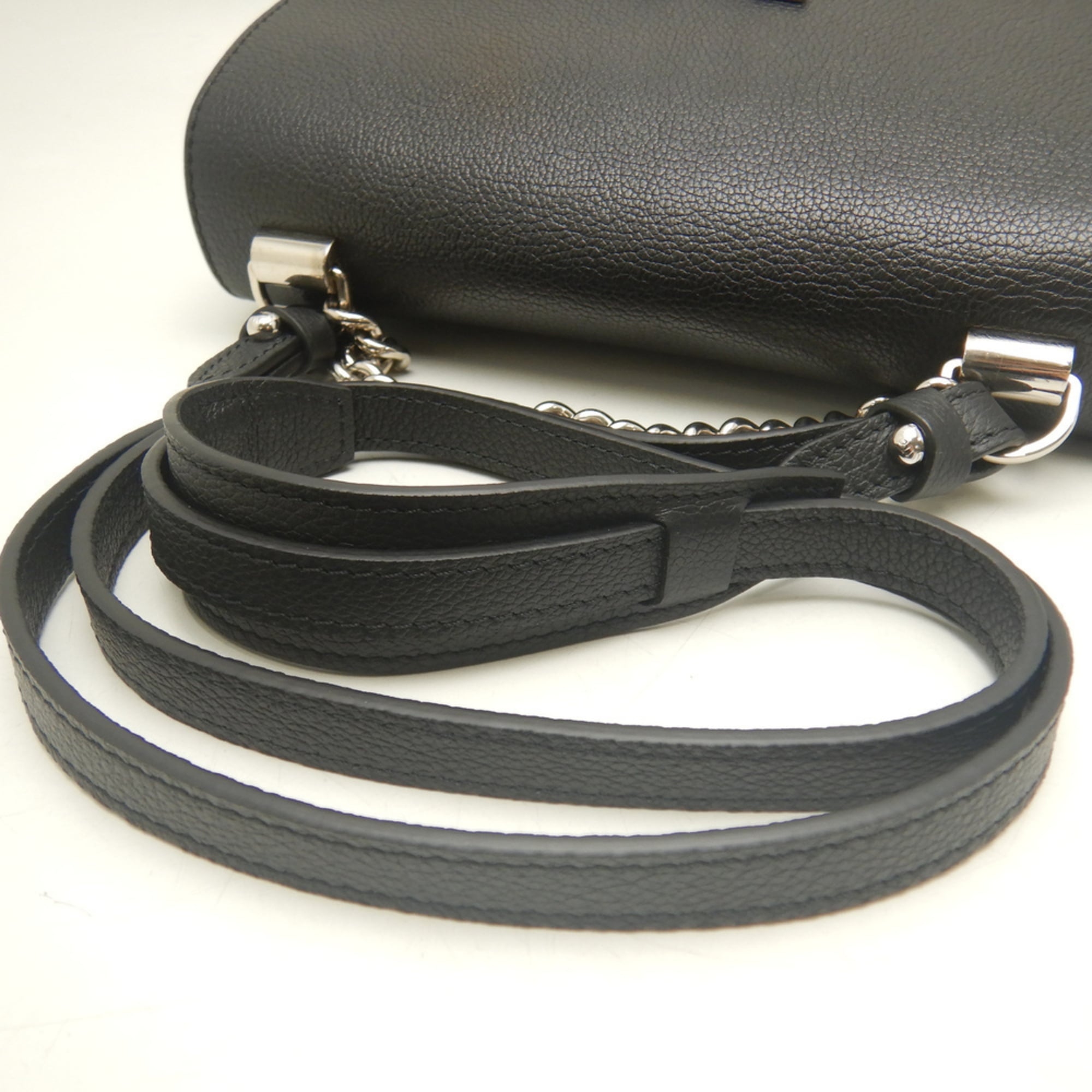 Louis Vuitton Noir Leather Shoulder Bag (Pre-Owned)