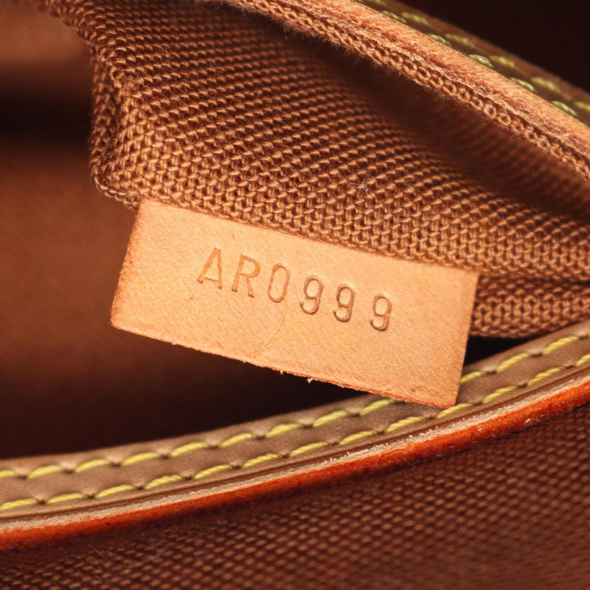 Louis Vuitton Brown Monogram Leather Handbag (Pre-Owned)