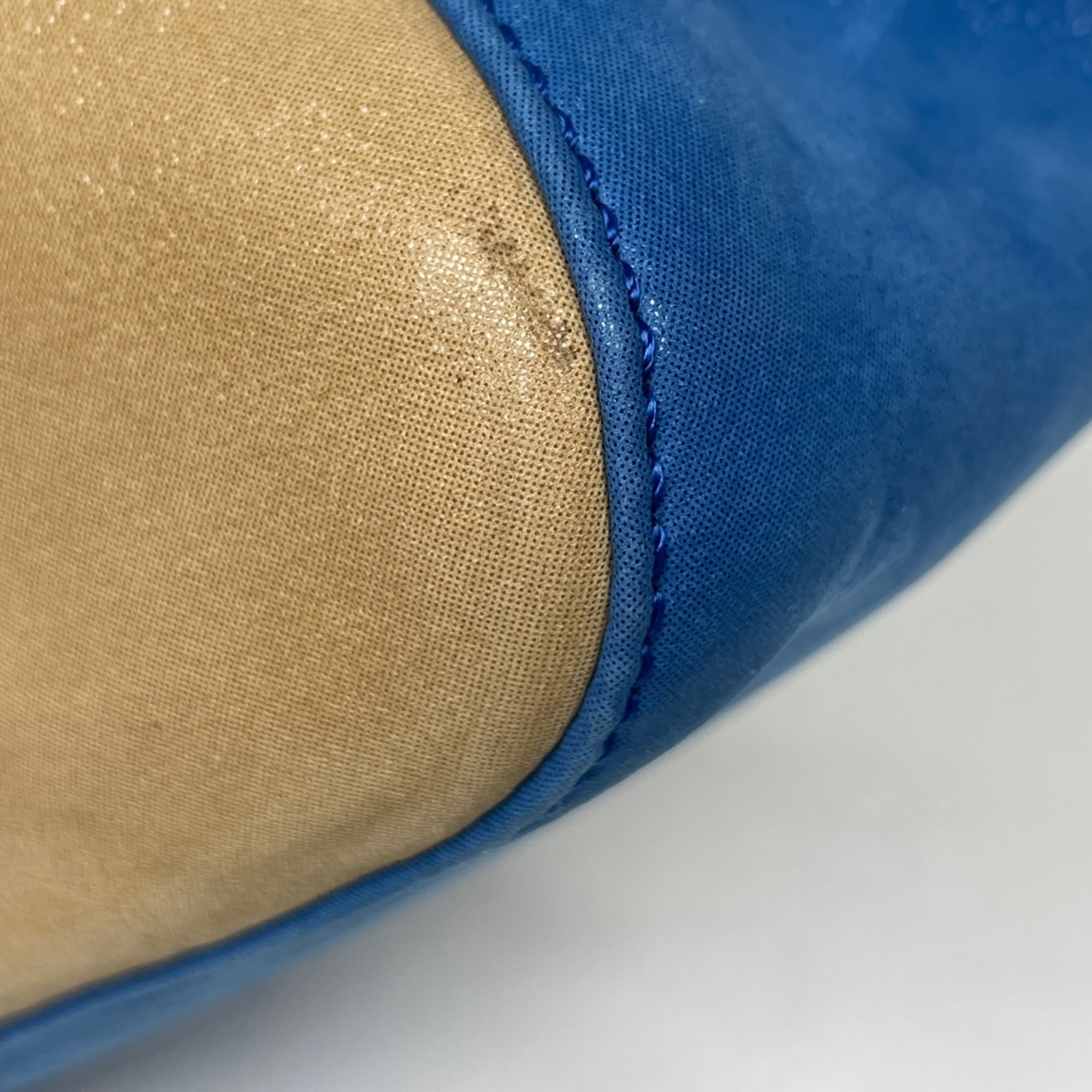 Fendi Beige Blue Leather Shoulder Bag (Pre-Owned)