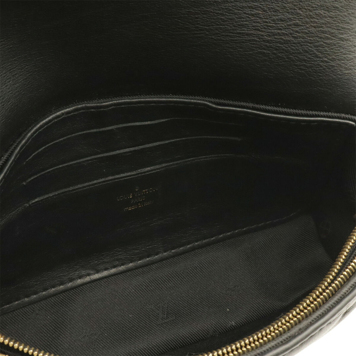 Louis Vuitton Noir Clutch Bag Shoulder Bag (Pre-Owned)