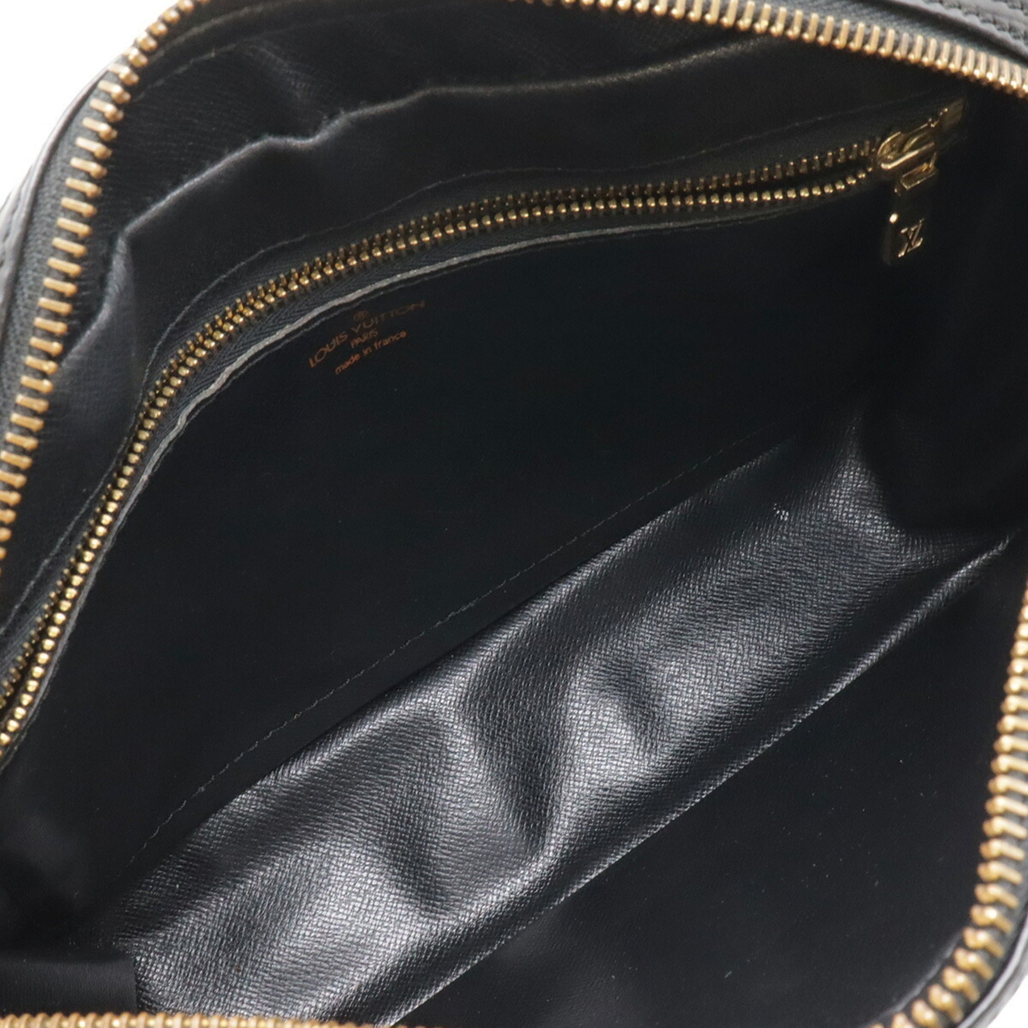 Louis Vuitton Black Noir Epi Leather Shoulder Bag (Pre-Owned)