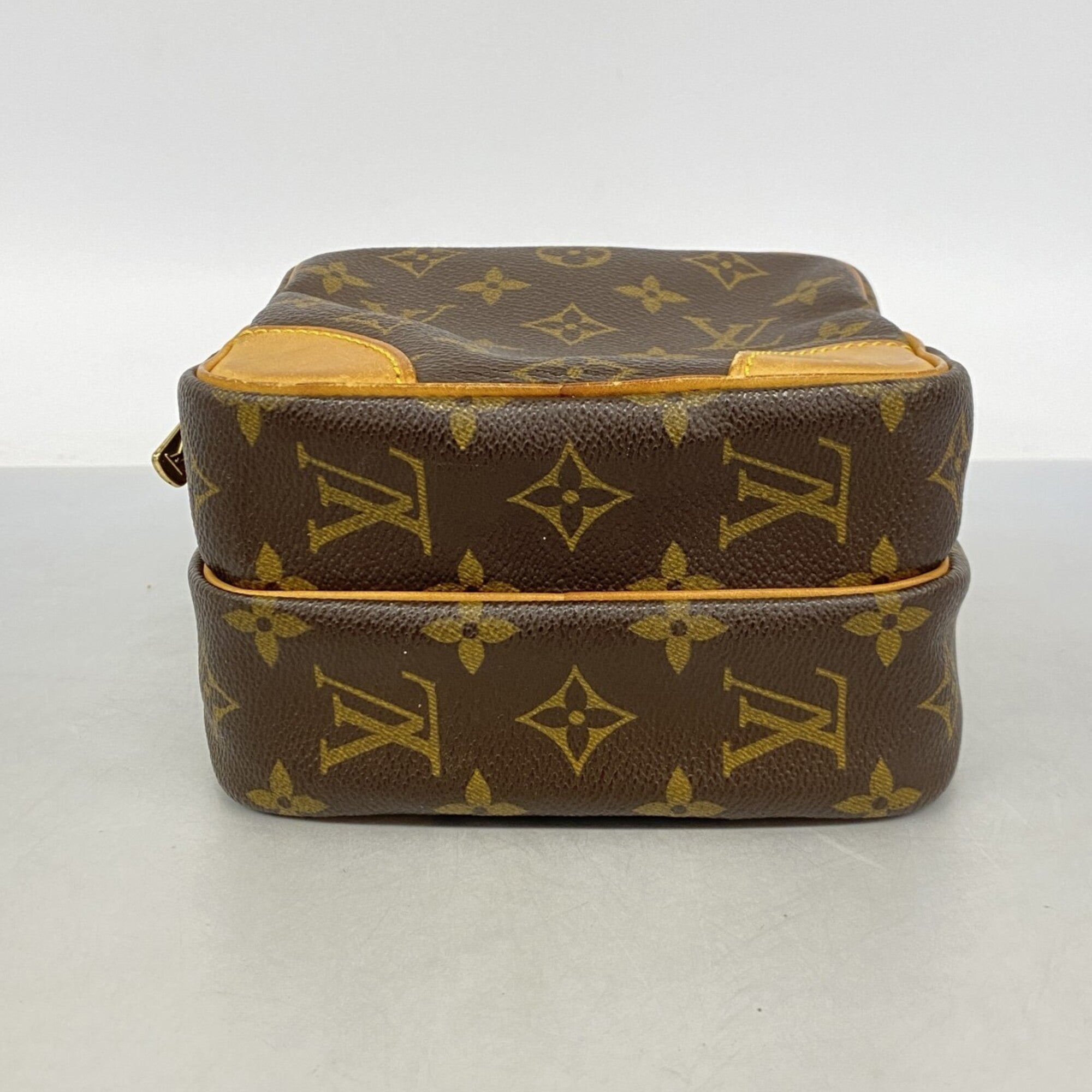 Louis Vuitton Brown Shoulder Bag (Pre-Owned)