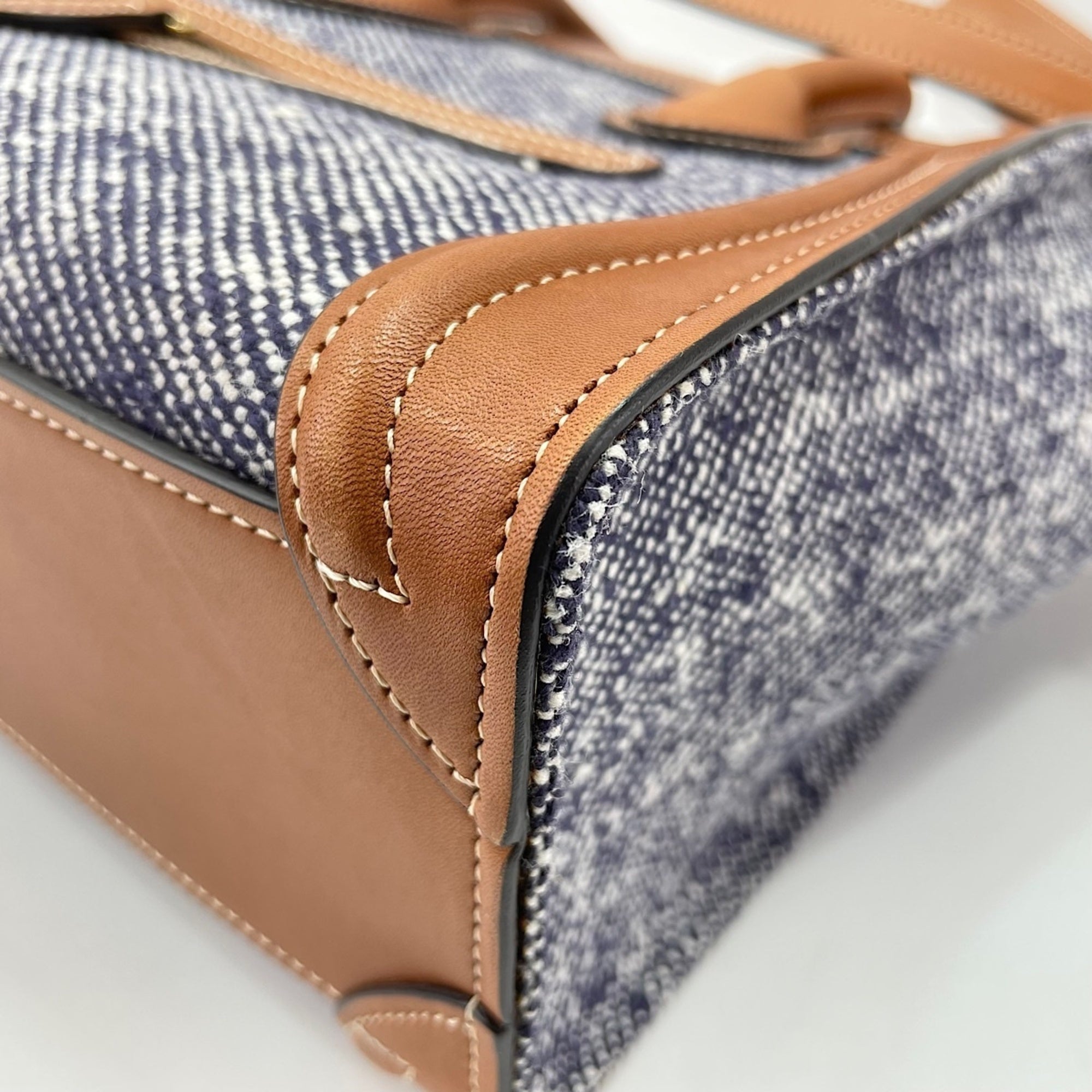 Celine Luggage Blue Handbag (Pre-Owned)