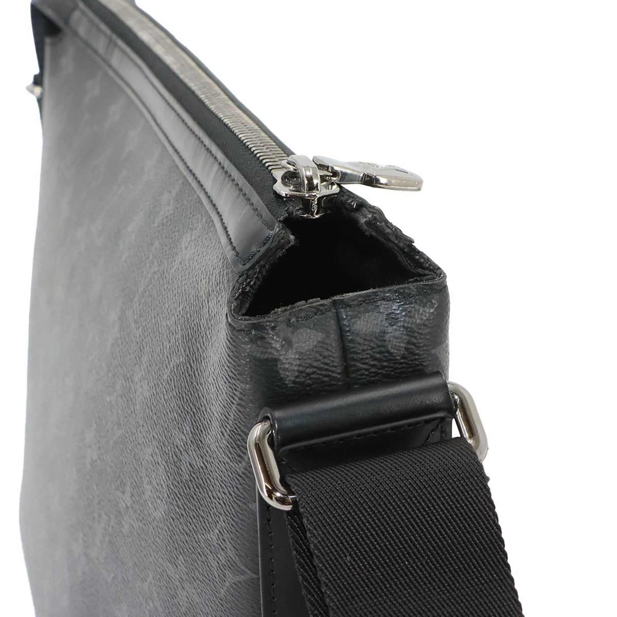 Louis Vuitton Monogram Eclipse Monogram Eclipse Handbag Messenger Bag Shoulder Bag (Pre-Owned)
