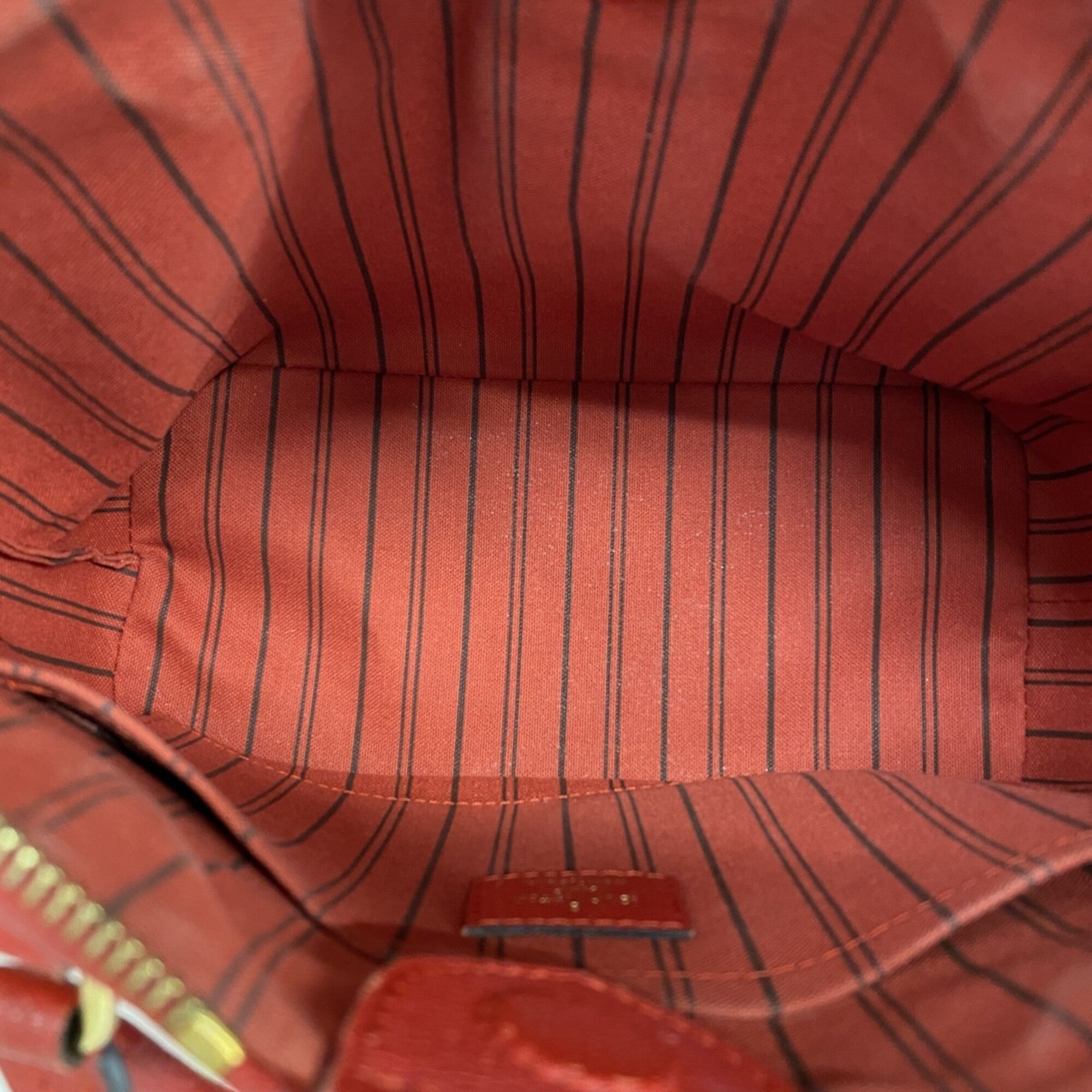 Louis Vuitton Cerise Handbag (Pre-Owned)