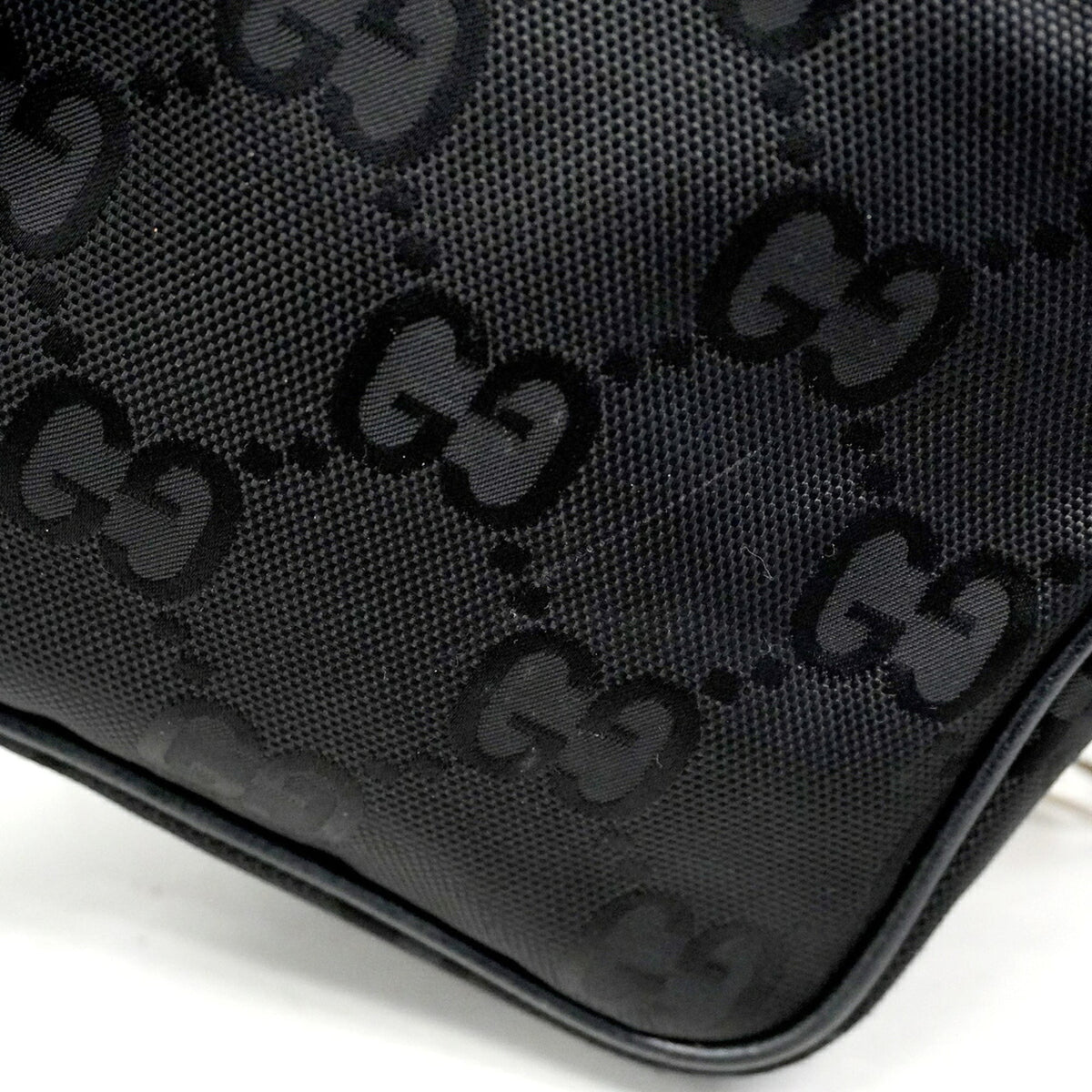 Gucci Black Nylon Handbag (Pre-Owned)