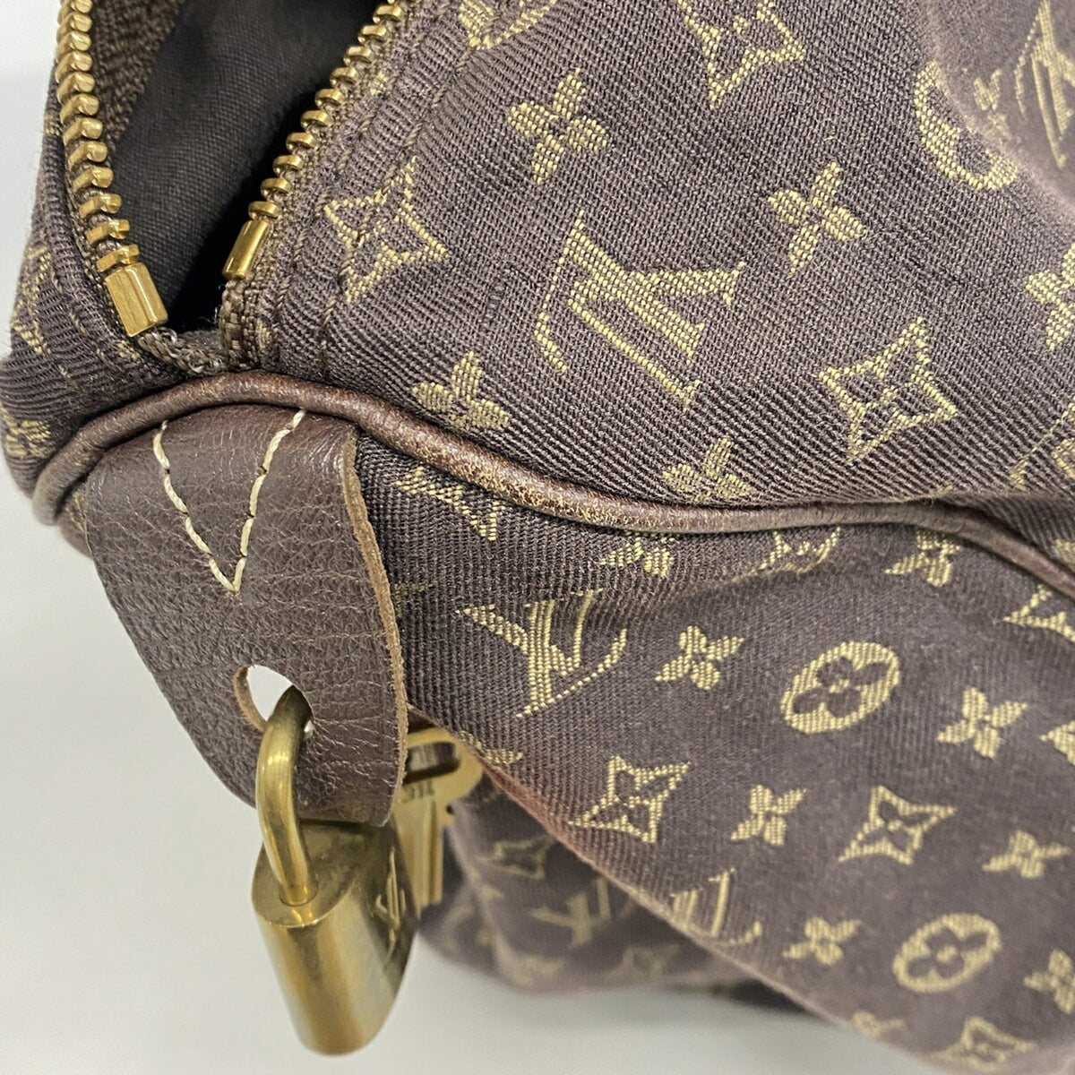 Louis Vuitton Ebene Handbag (Pre-Owned)