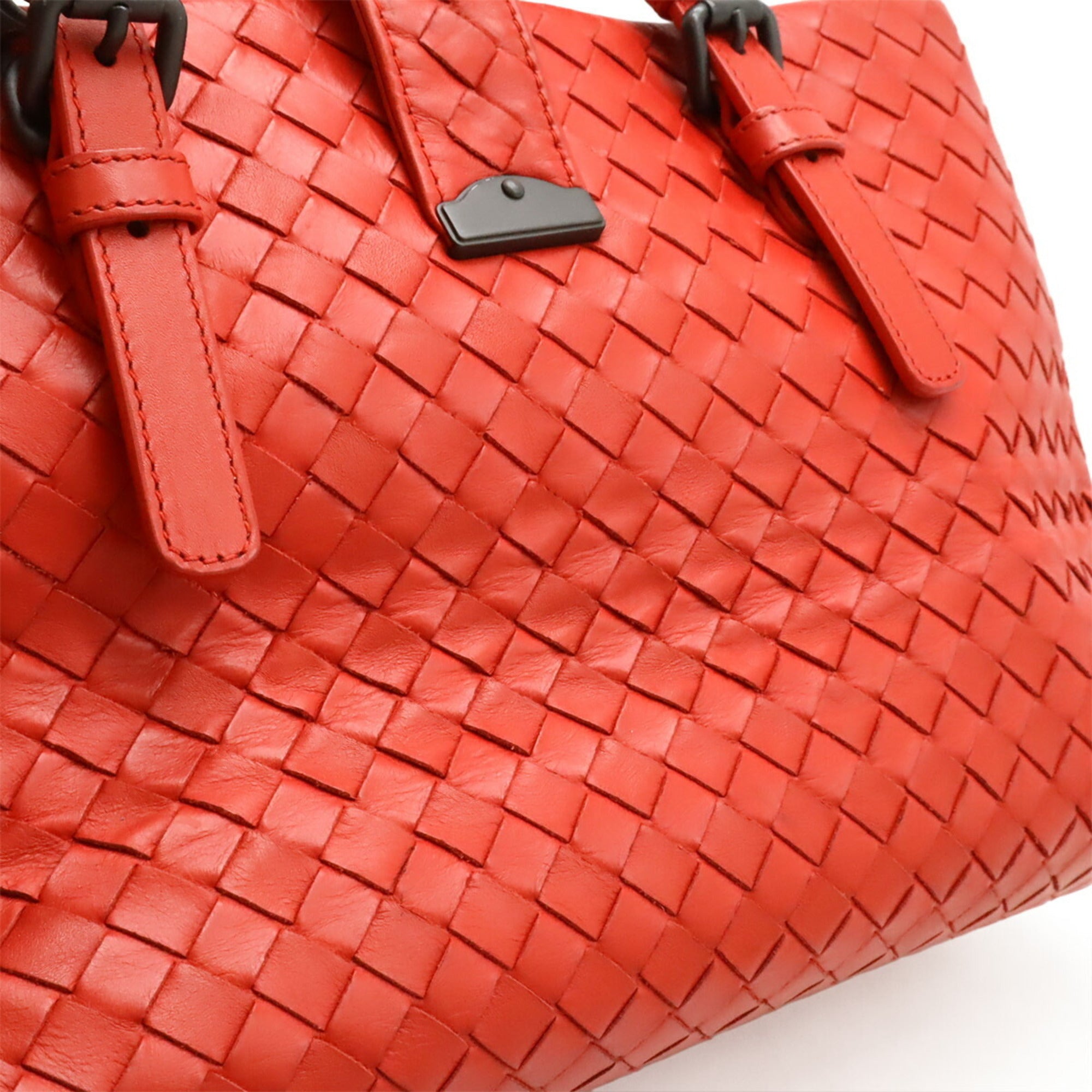 Bottega Veneta Intrecciato Red Color Leather Handbag (Pre-Owned)