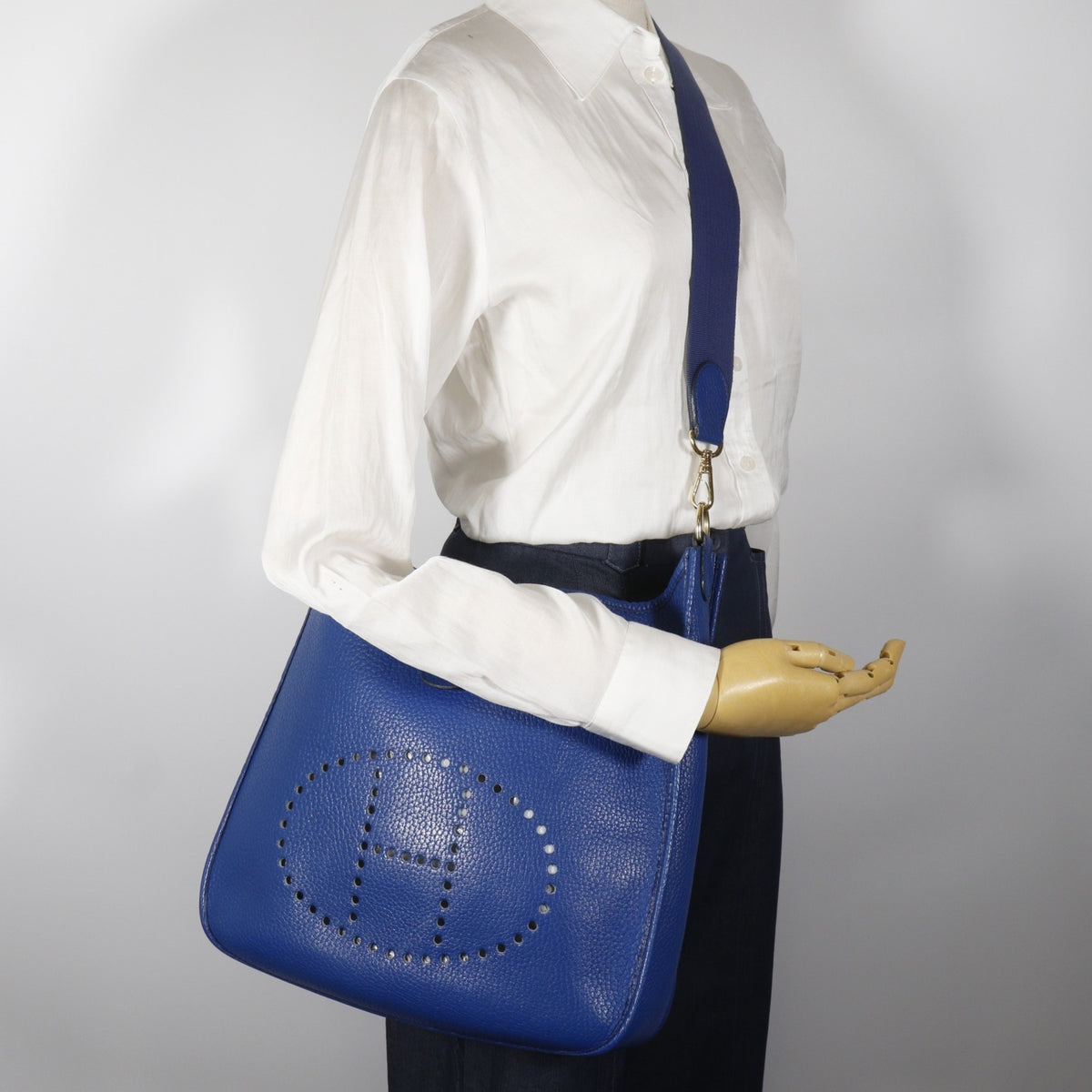 Hermes Blue Ardennes Leather Shoulder Bag (Pre-Owned)