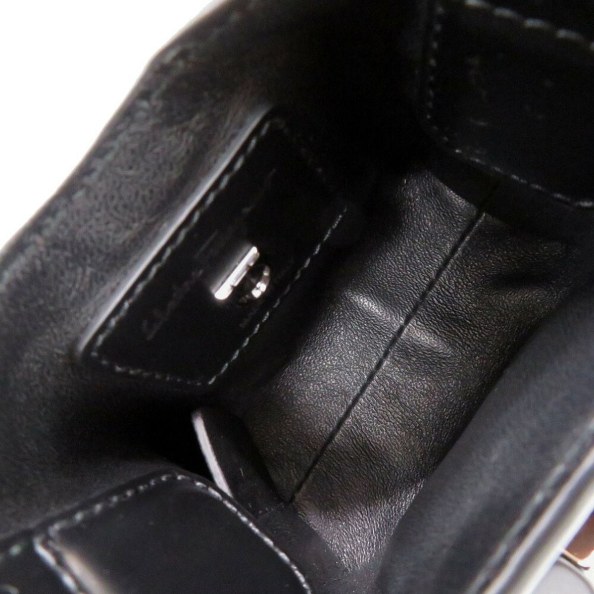 Salvatore Ferragamo Black Leather Handbag (Pre-Owned)