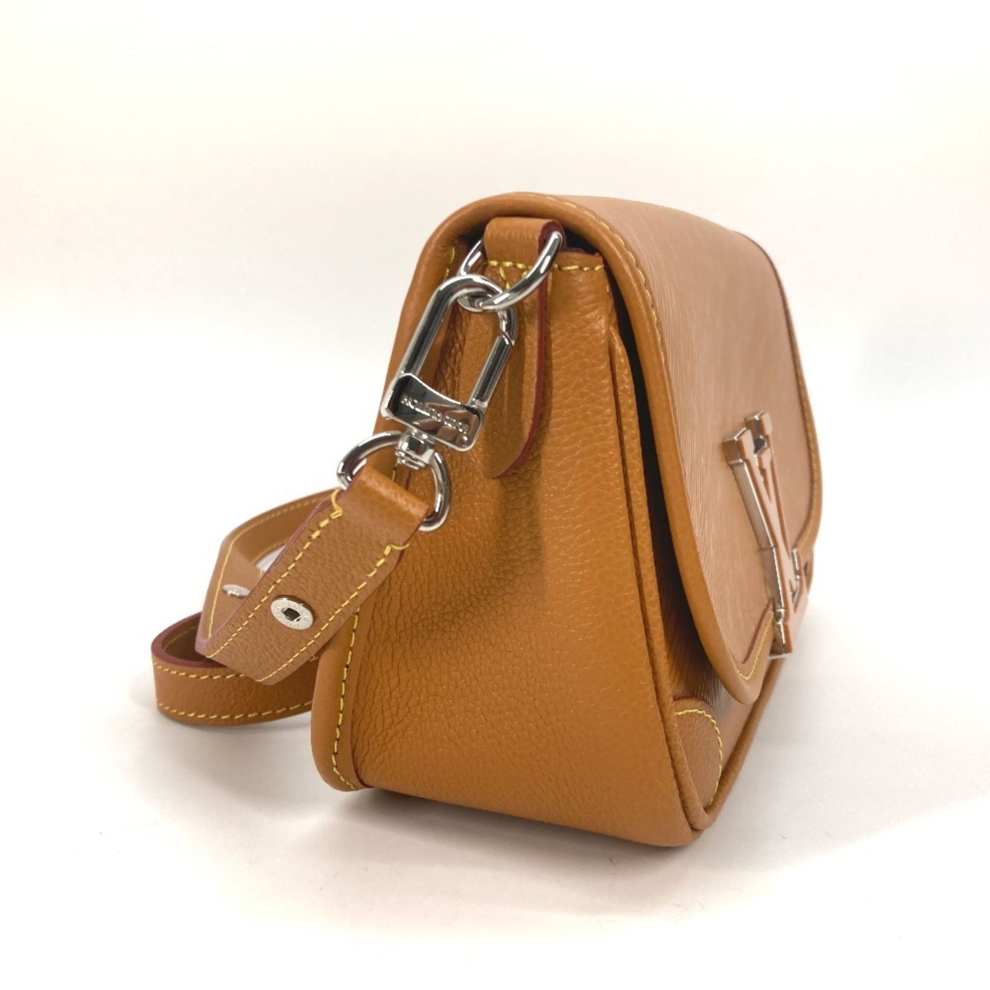 Louis Vuitton Beige Epi Leather Pochette Shoulder Bag (Pre-Owned)