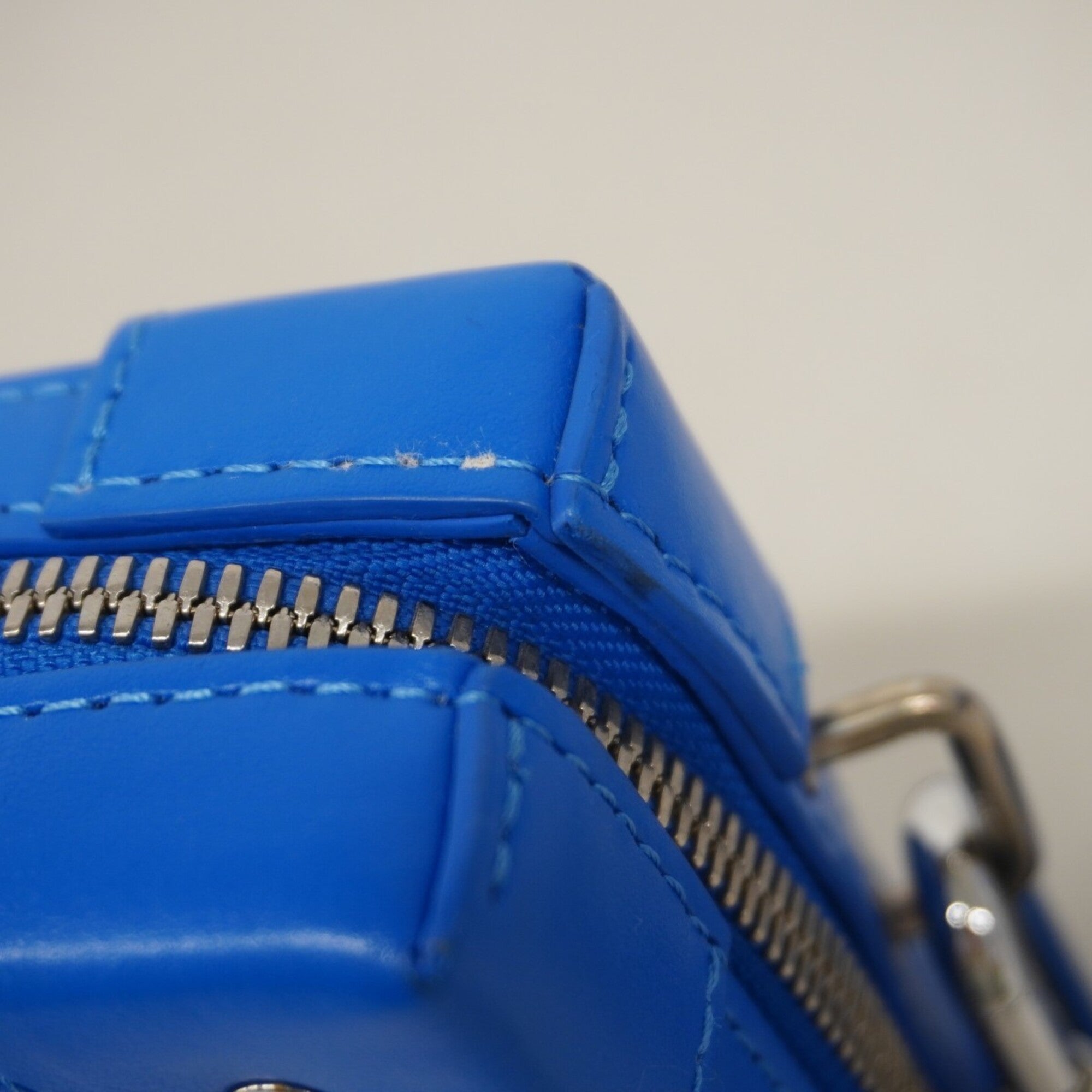 Louis Vuitton Blue White Shoulder Bag (Pre-Owned)