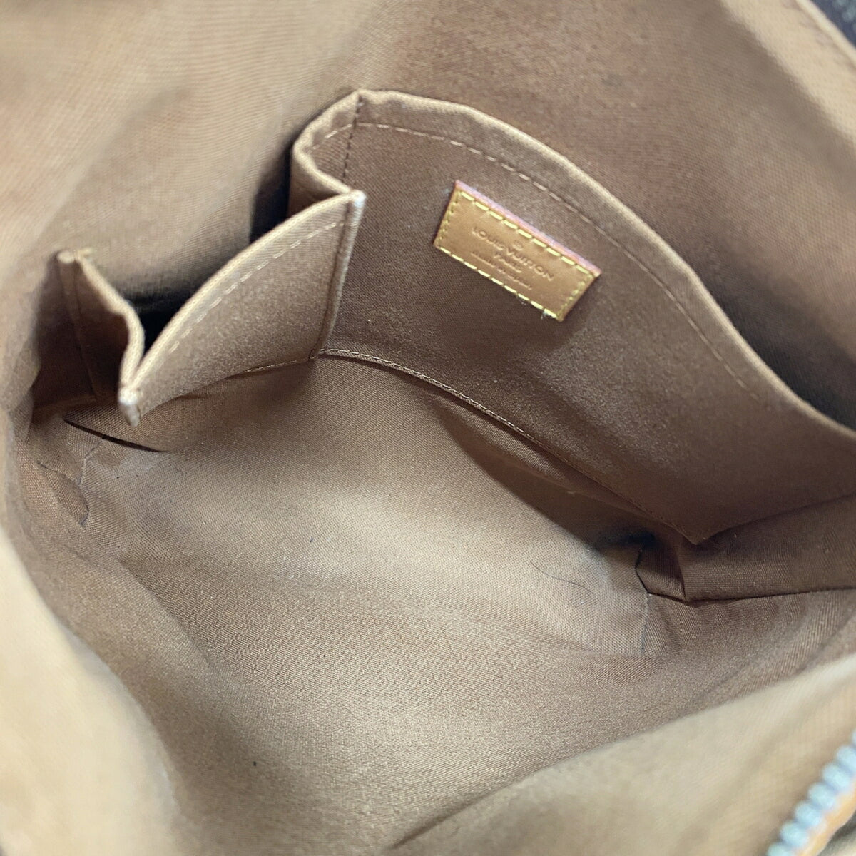 Louis Vuitton Brown Shoulder Bag (Pre-Owned)