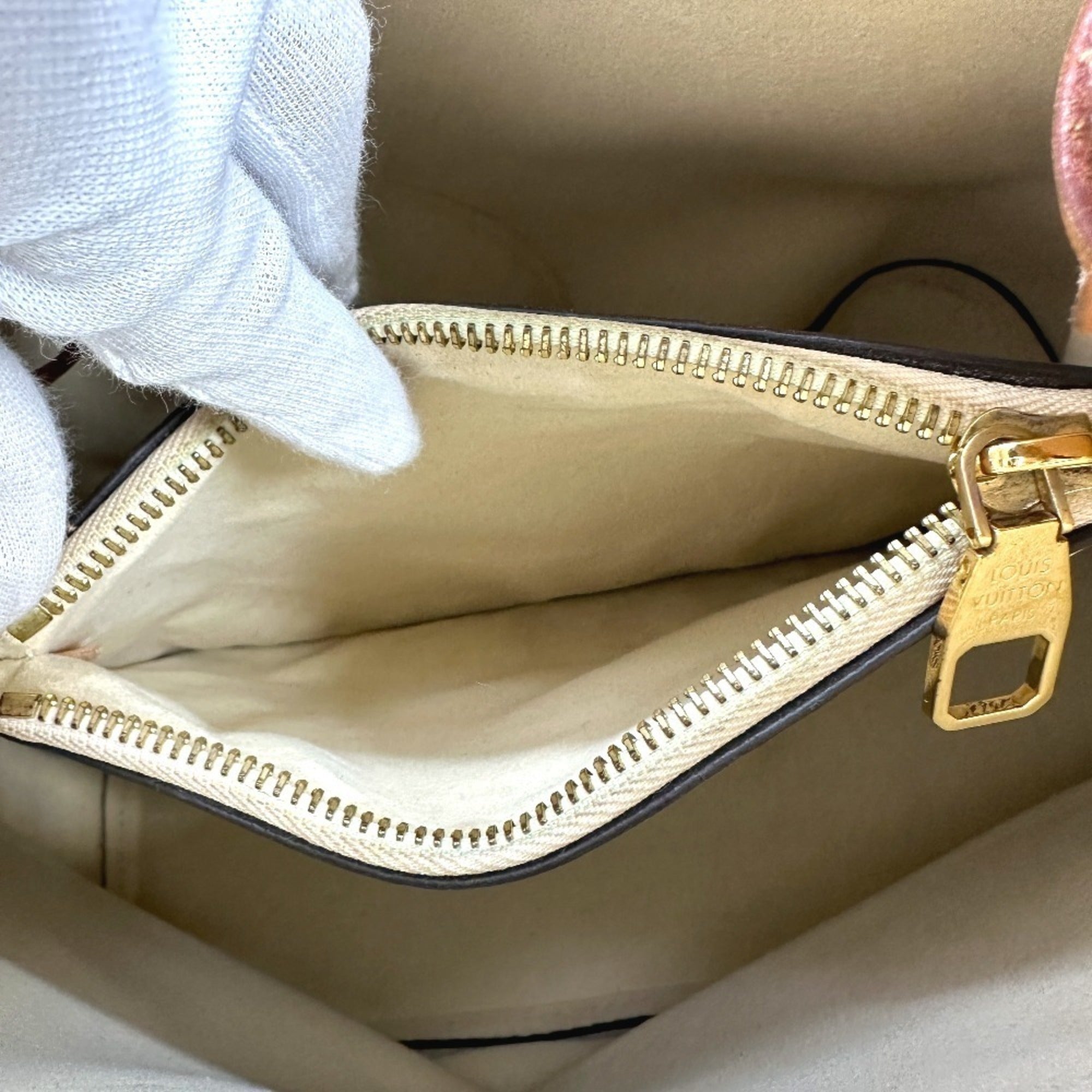 Louis Vuitton White Damier Azur Canvas Shoulder Bag (Pre-Owned)