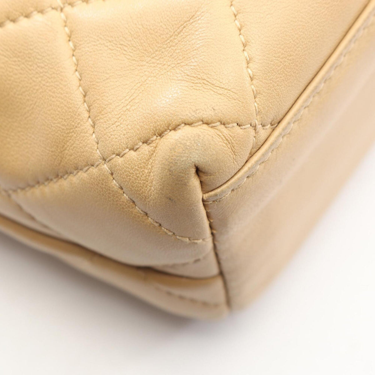 Chanel Beige Leather Handbag Shoulder Bag (Pre-Owned)