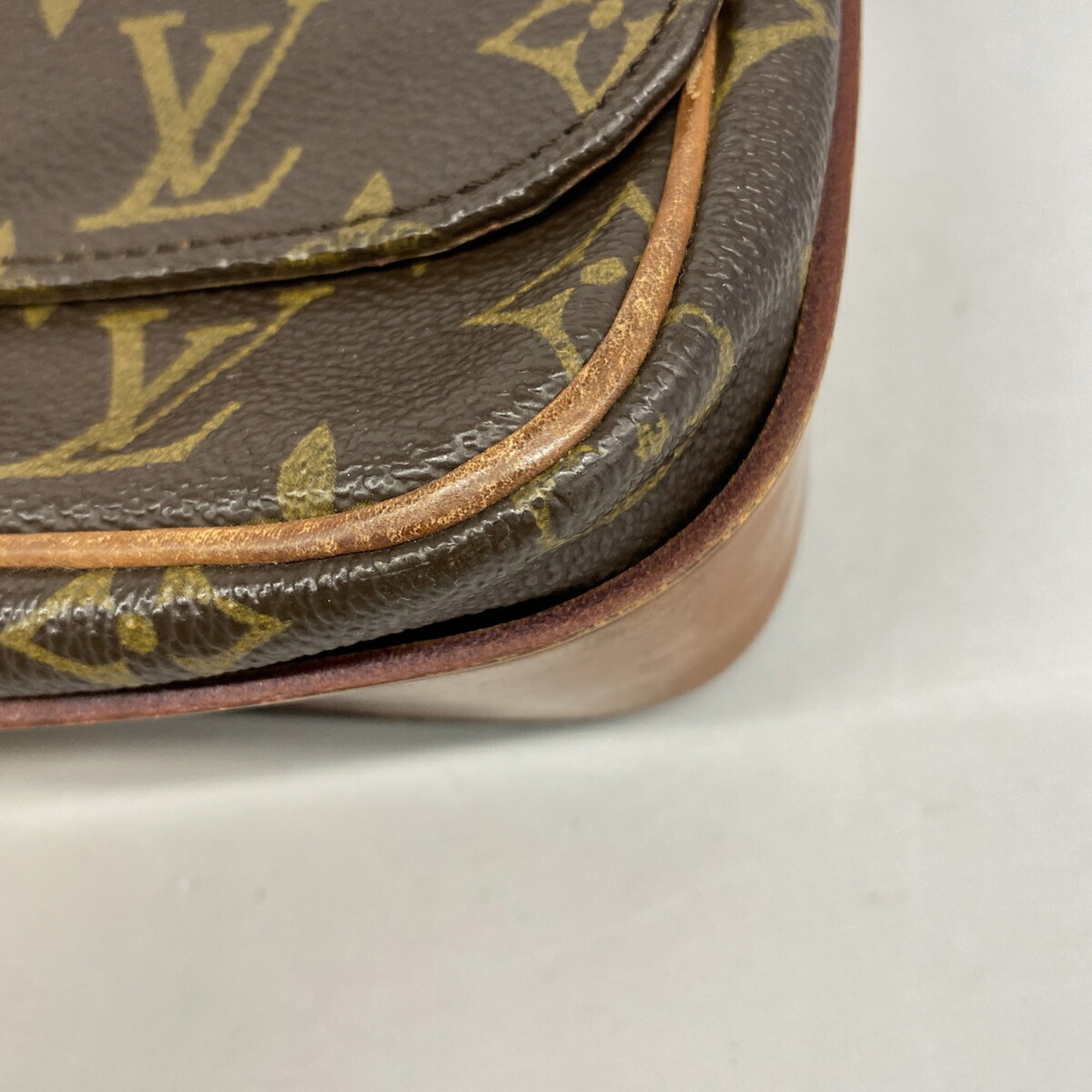 Louis Vuitton Brown Shoulder Bag (Pre-Owned)