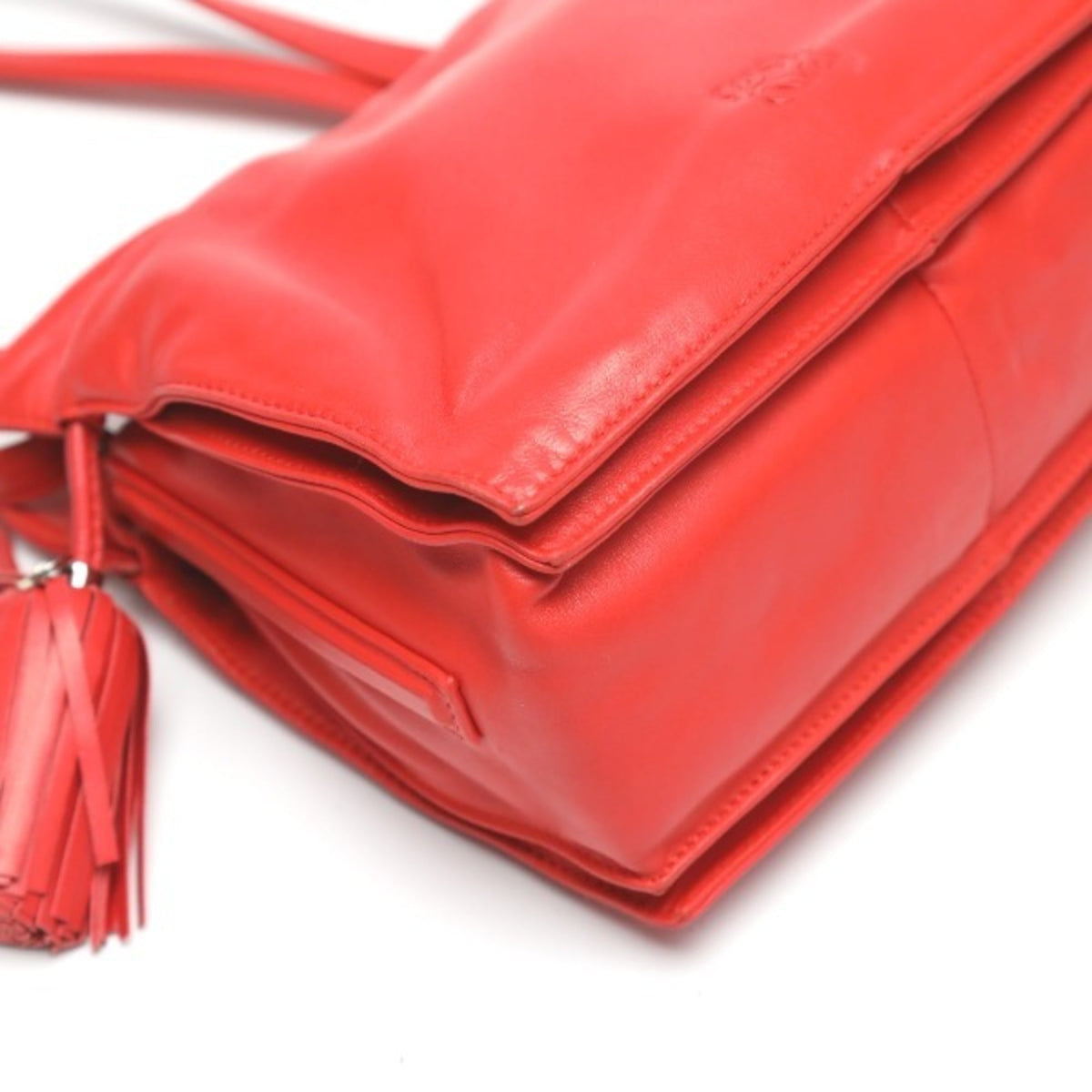 Loewe Red Color Leather Shoulder Bag (Pre-Owned)