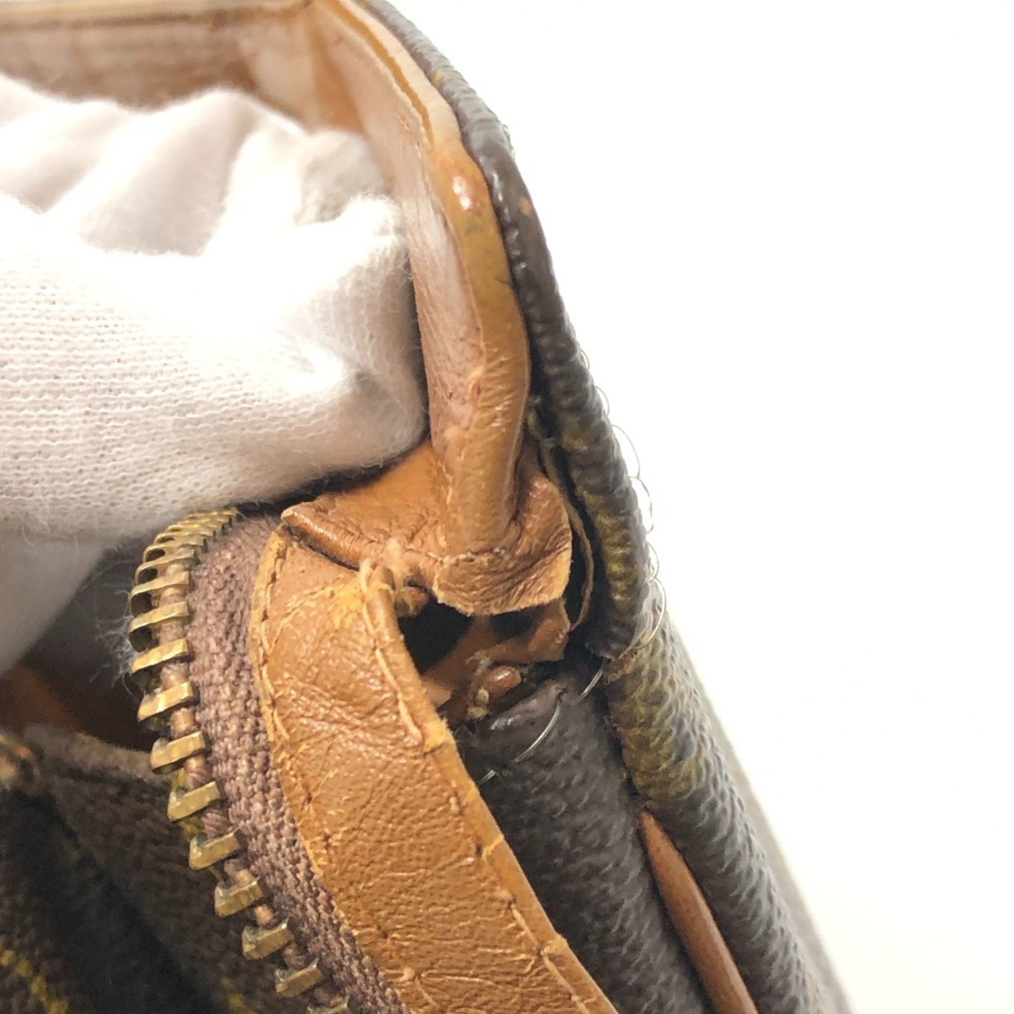 Louis Vuitton Brown Monogram Handbag (Pre-Owned)
