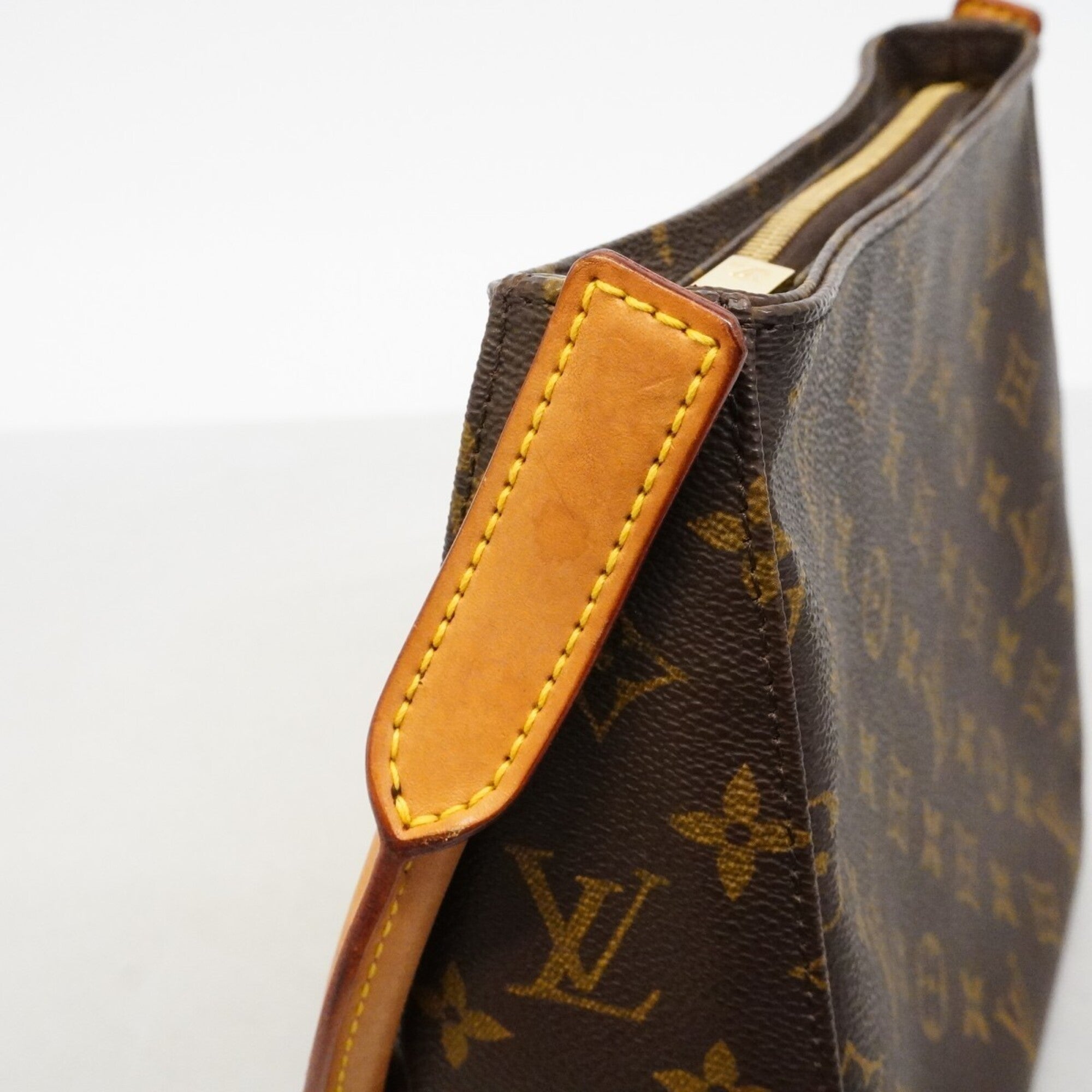 Louis Vuitton Brown Shoulder Bag (Pre-Owned)