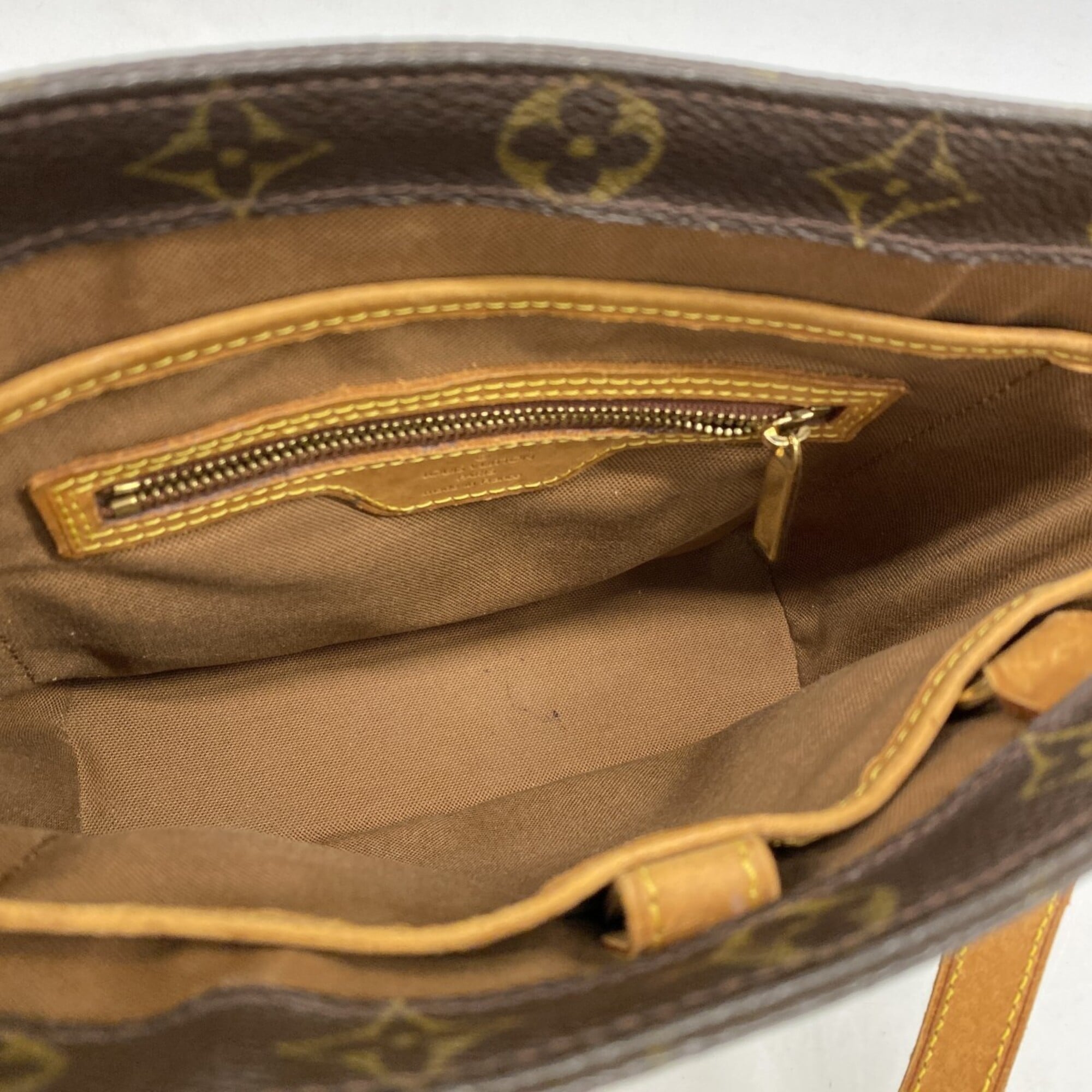 Louis Vuitton Brown Handbag (Pre-Owned)