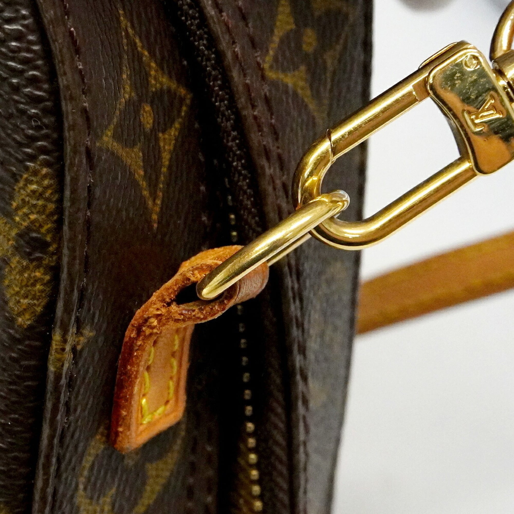 Louis Vuitton Brown Handbag (Pre-Owned)
